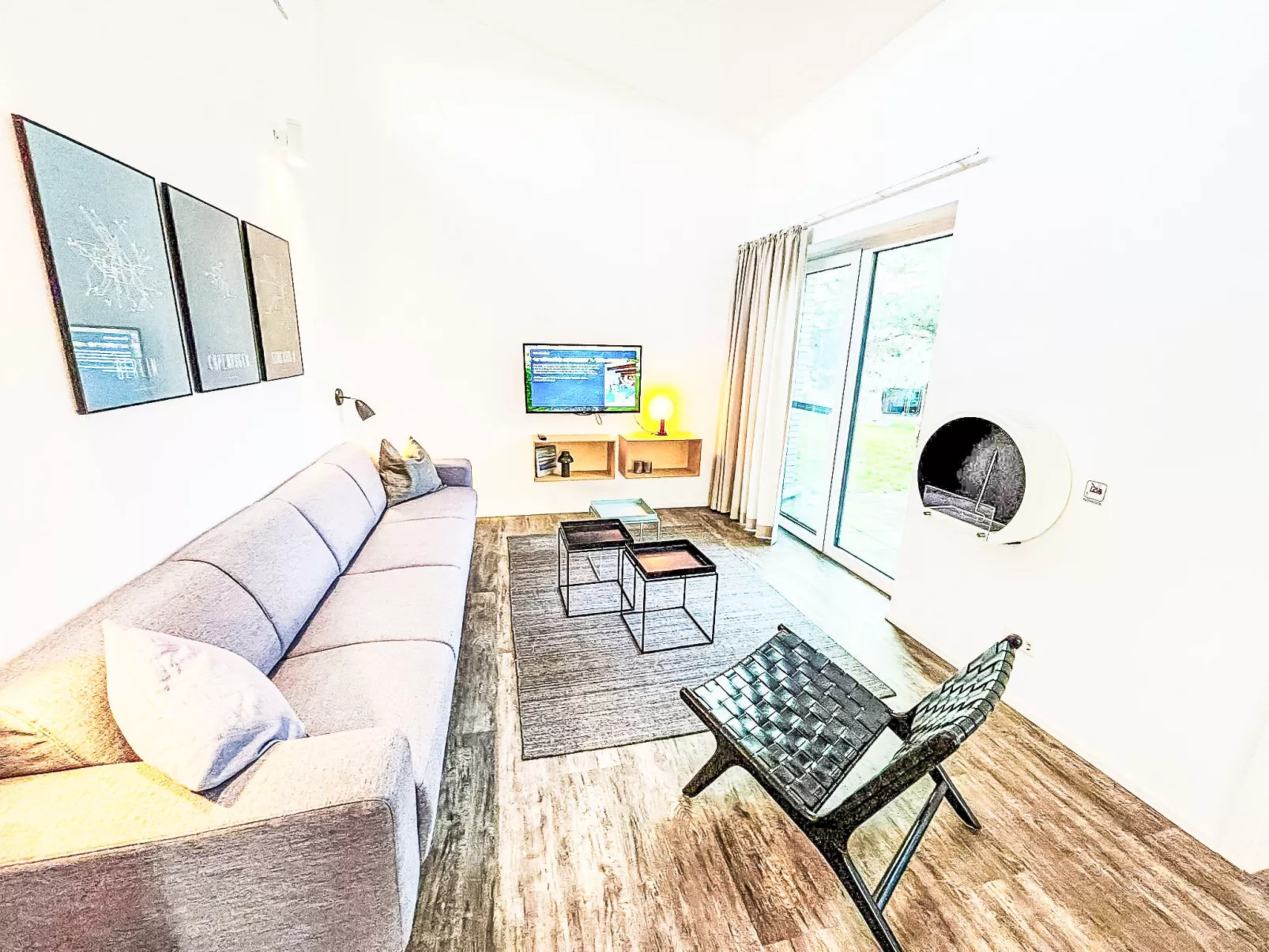 Zwischen den Hügeln (153) - Inside