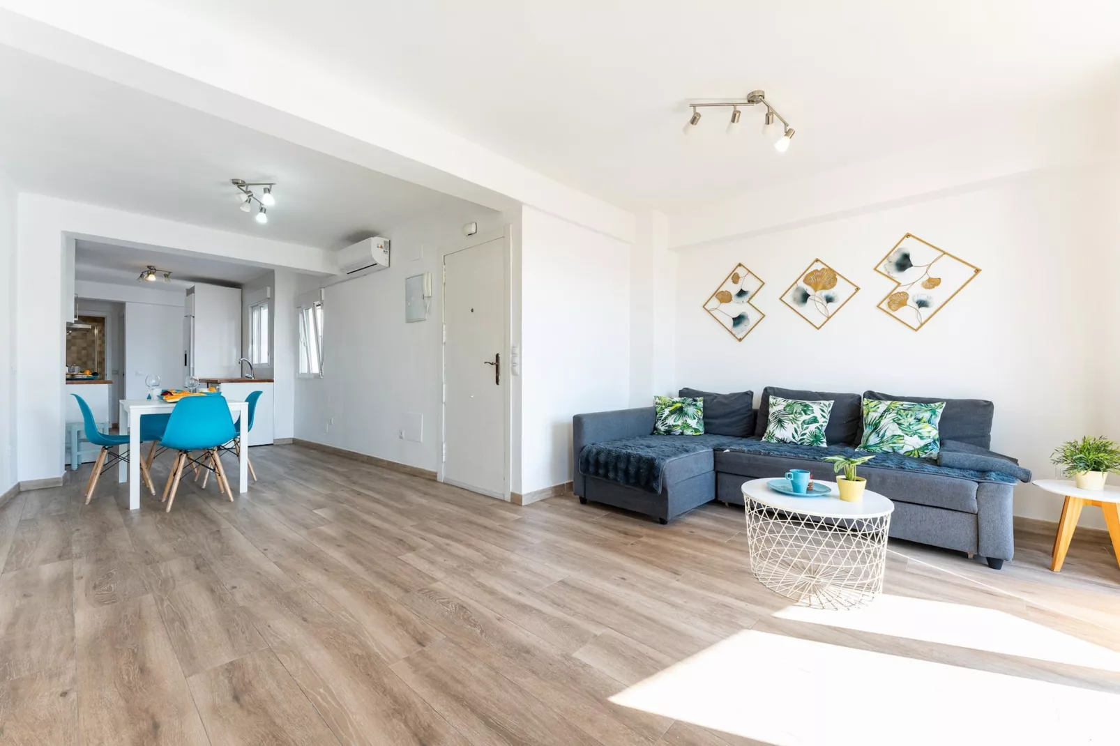 CT 379 - Faro's Malaga Citycenter - Cosy Apartment at Capuchinos for 2-Living room