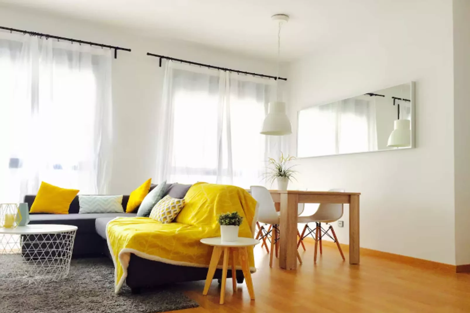 CT 377 - Faro's Malaga Citycenter - Refino Apartment - Rooftop Pool-Dining room