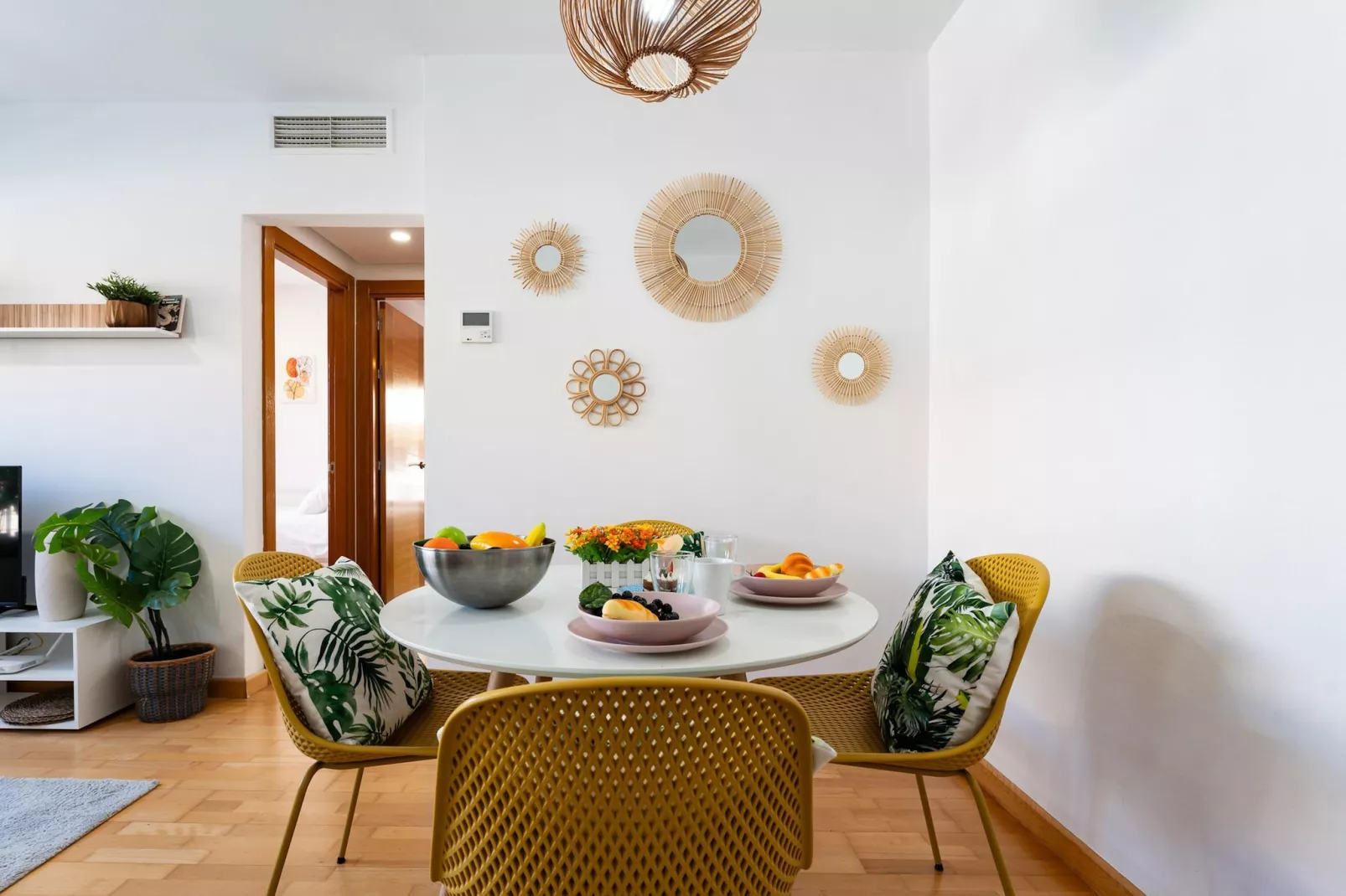 CT 378 - Faro's Malaga Citycenter - Cityapartment for 4 with parking-Esszimmer