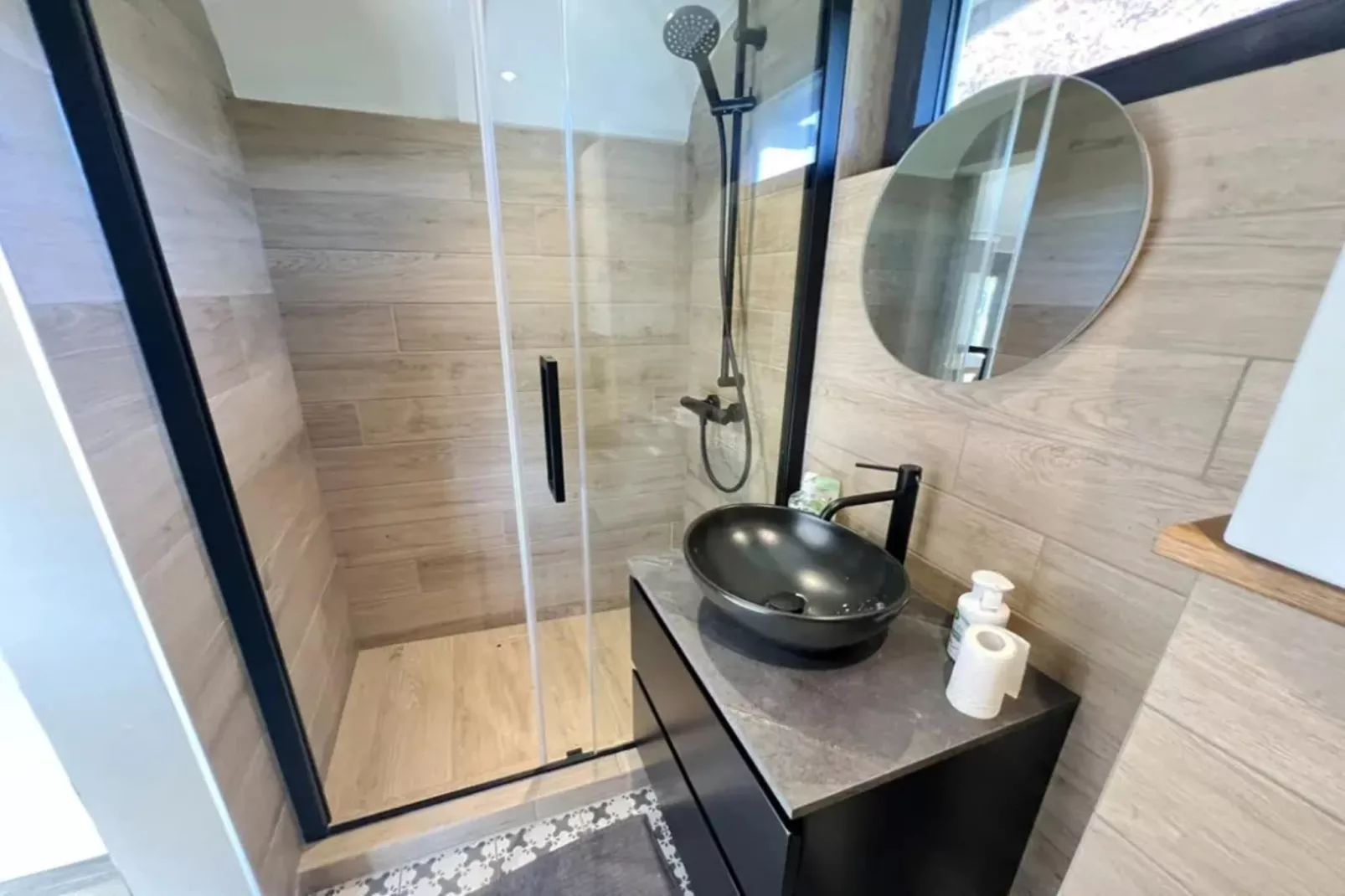 Pine Tree Tiny Cottage-Salle de bain