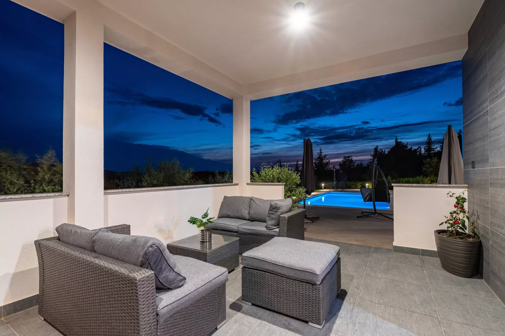 Luxury Villa Burra-Terrasse/Balkon