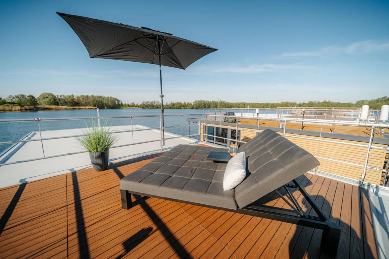Hausboot in Zehdenick-Terrasse / balcon