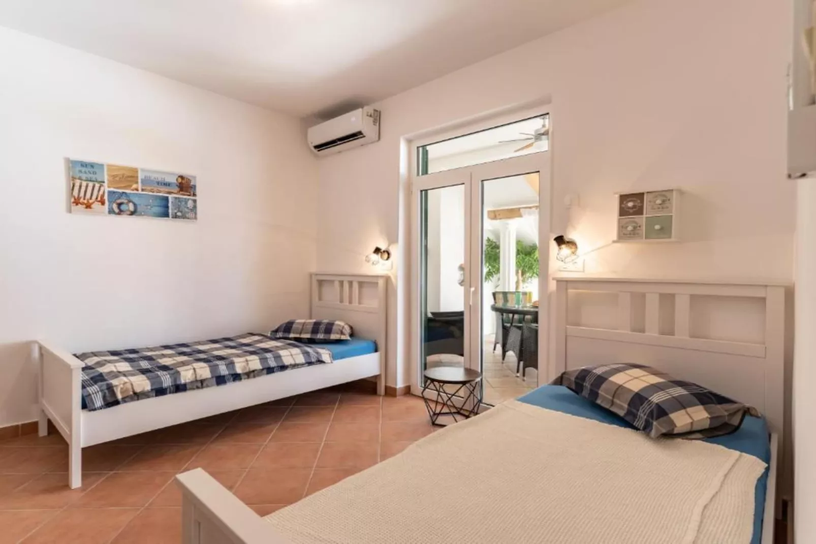 Apartment Verde Blu - Two Bedroom Apartment With Terrace And Garden View-Bedroom