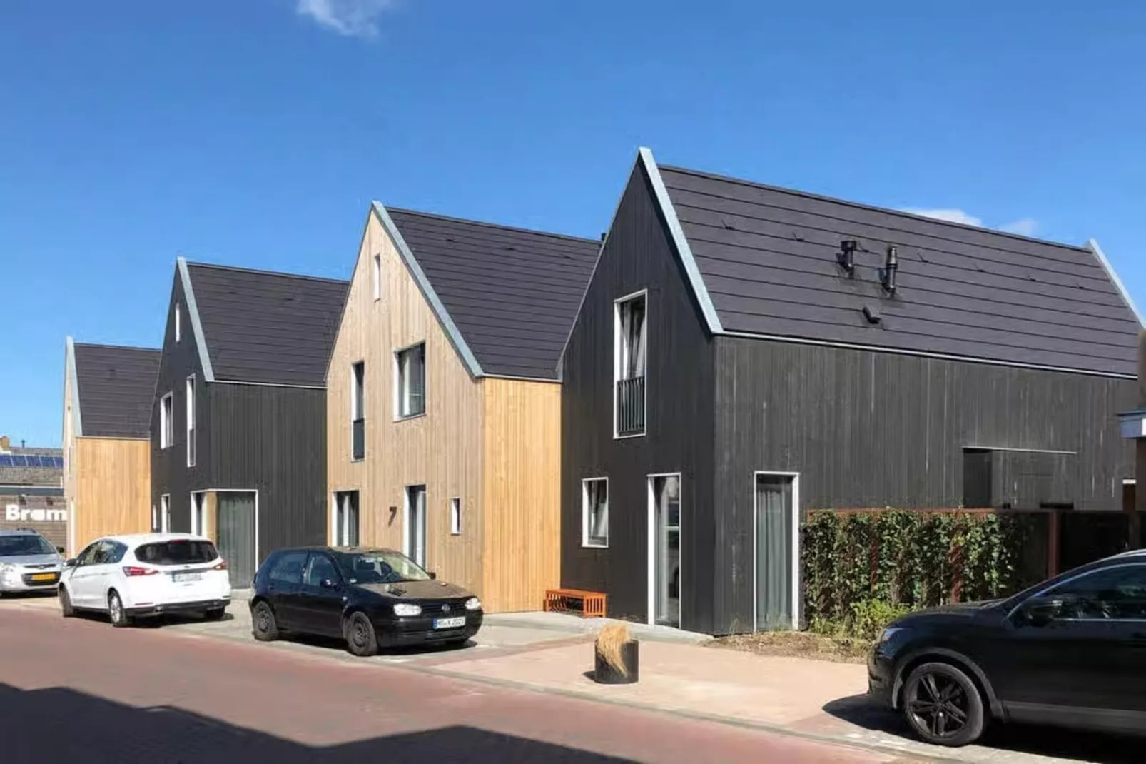 Plein 40 Lodge 21-Exterior in summer