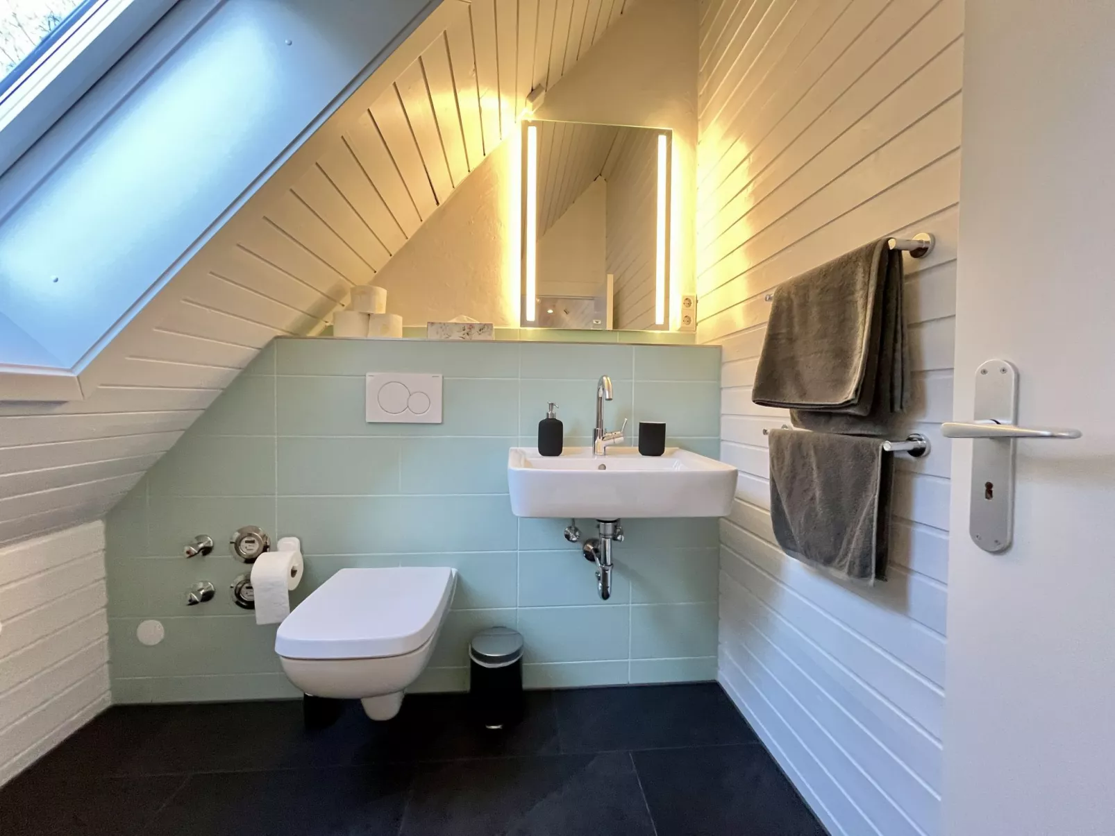 Falkennest - mit Blick auf den Titisee-Drinnen