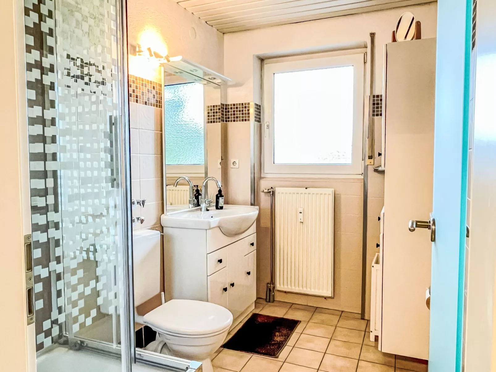 Sonnige Aussichten-Drinnen