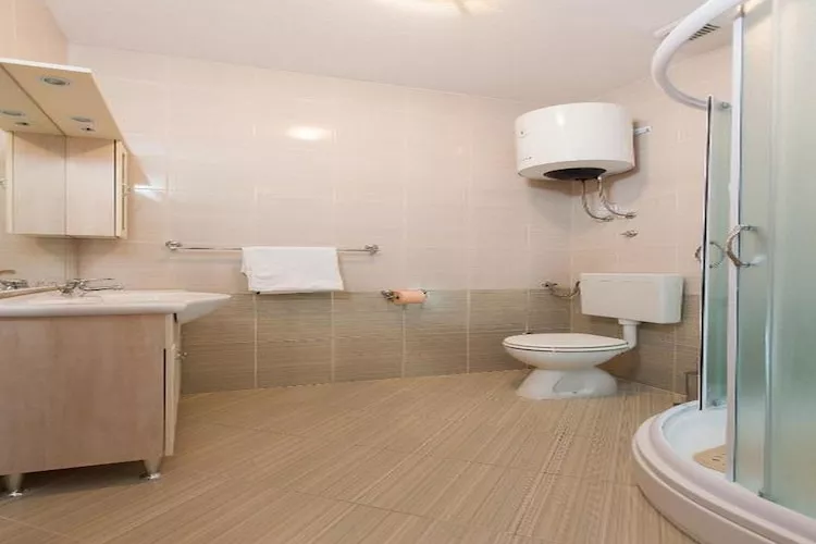 Summerheaven Apartments - Standard Studio Apartment with Balcony and Sea View A1-Badezimmer