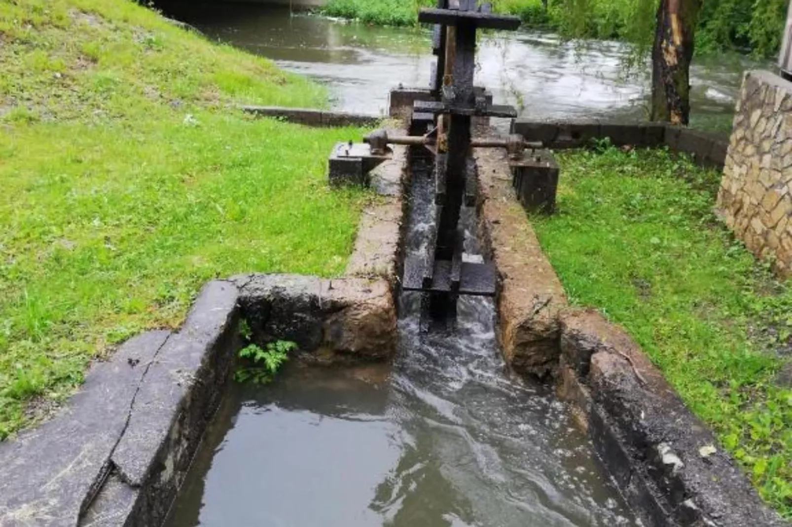 Lička Vodenica Rustical Oasis - Five Bedroom Apartment  with Garden View-Im Freien