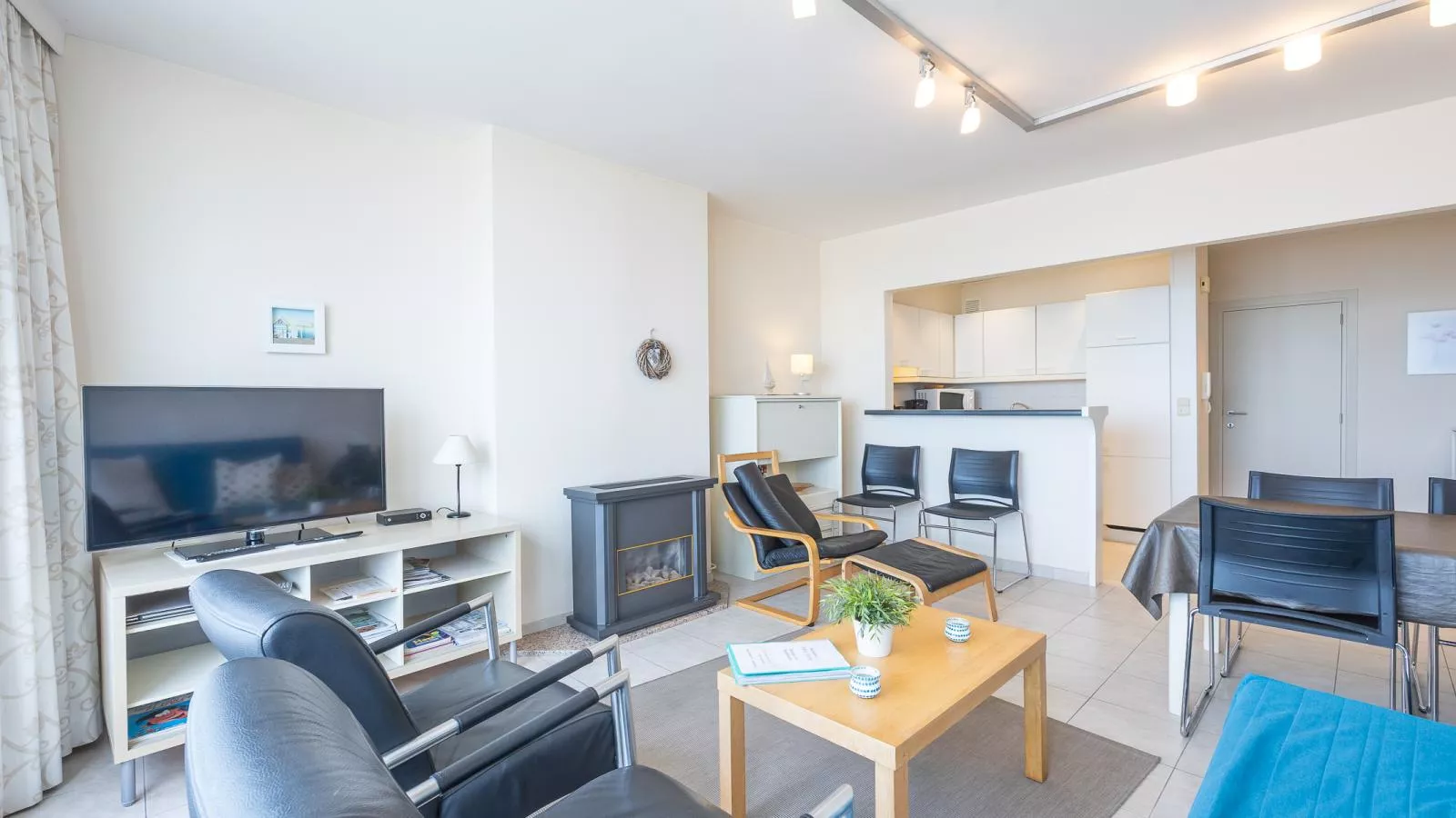 Bella Vista - 0401-Living room