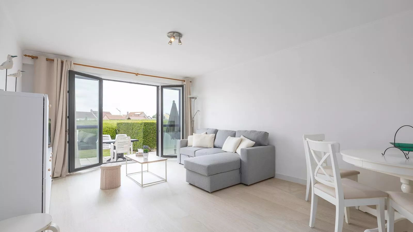 Green Garden blok 7 - 0002  box 134-Living room