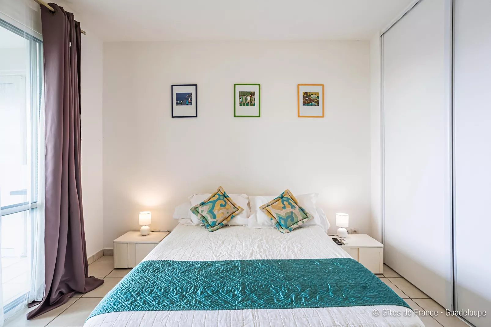 Paradise Bay Cozy studio by the sea-Bedroom