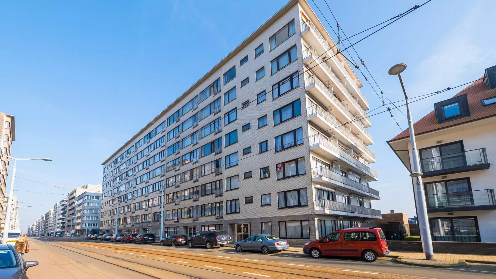 Wimbledon A - 0803-Outdoor