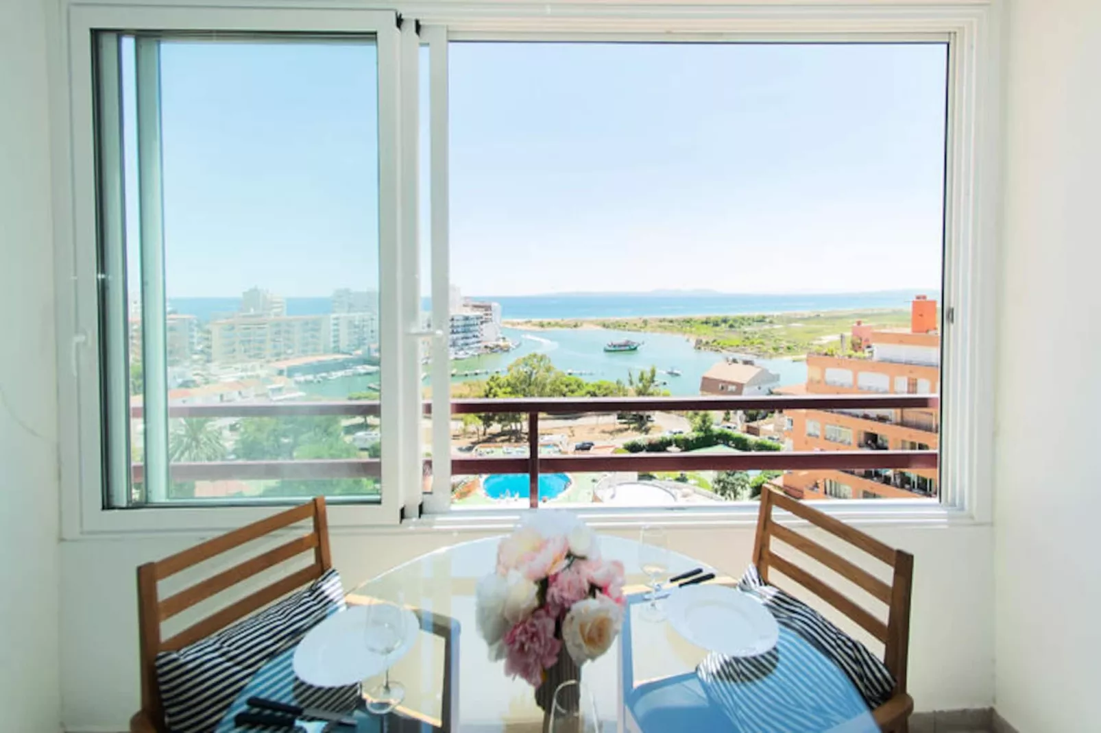 Studio à Roses-Untagged