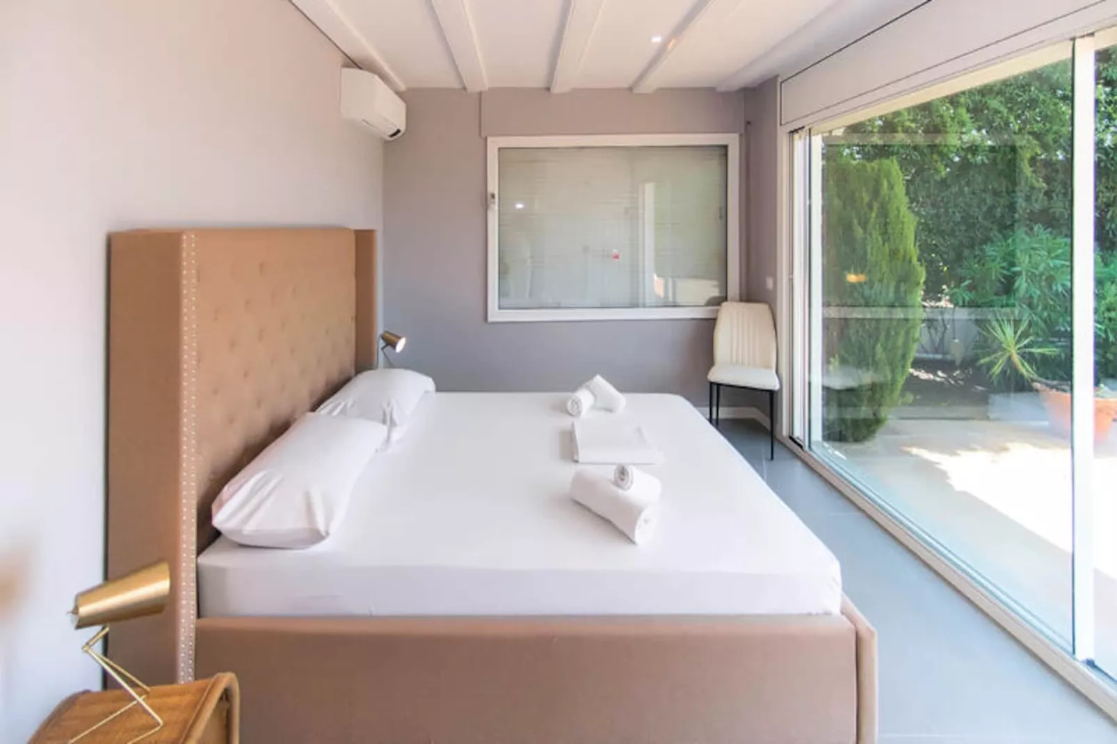 Maison à Roses-Untagged