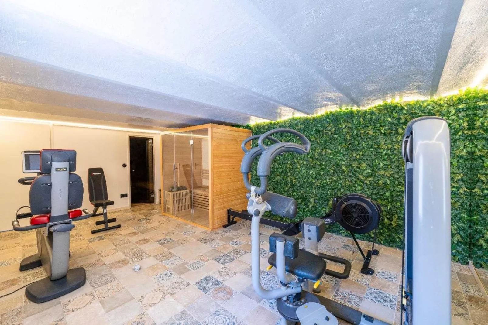 LL-13-ROSOLIEL-Untagged