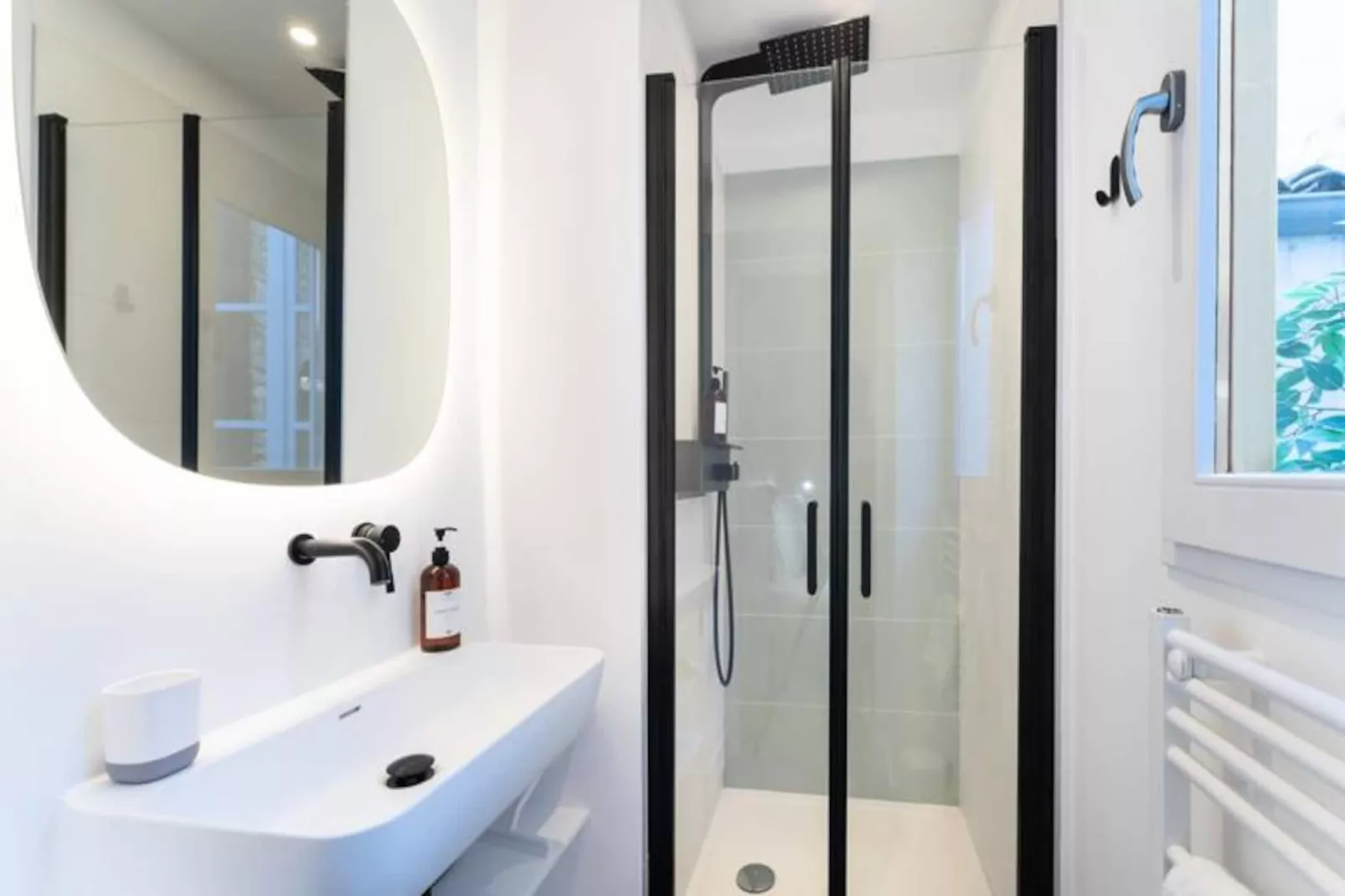 Appartement Place Pey Berland Avec Balcon Et Parking-Untagged