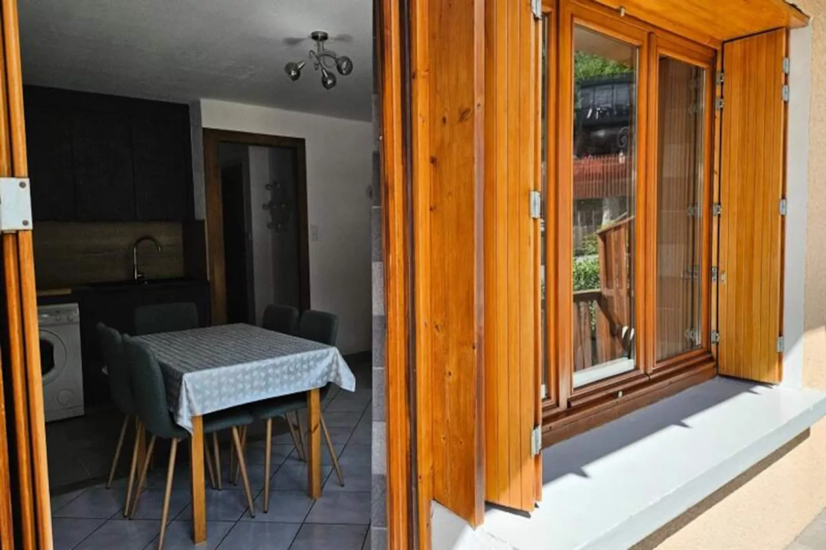 Chalet Gilbert Collet - Untagged