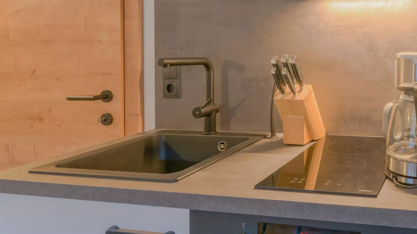 Tirolee Marchegg-Kitchen
