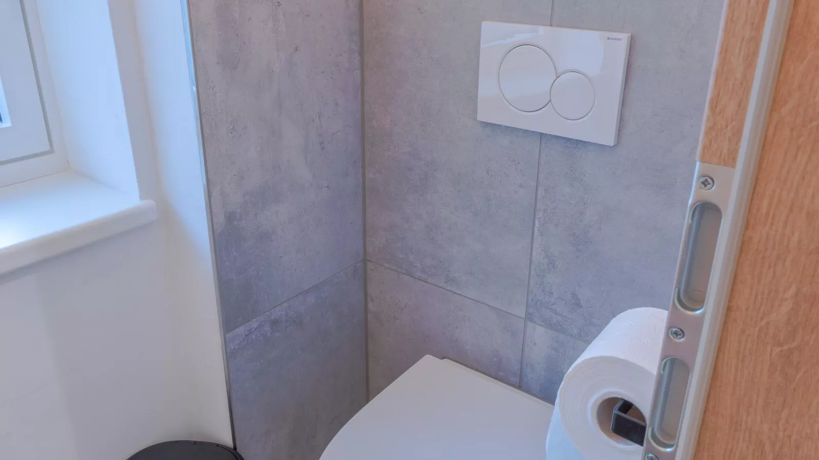 Tirolee Marchegg-Bathroom