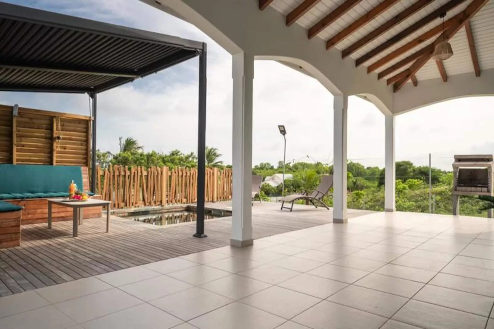 Villa Karaval-Non tagué