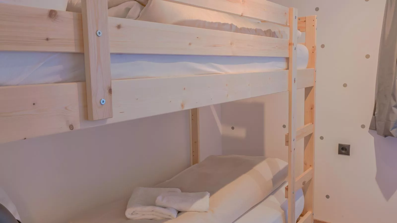 Tirolee Marchegg-Bedroom