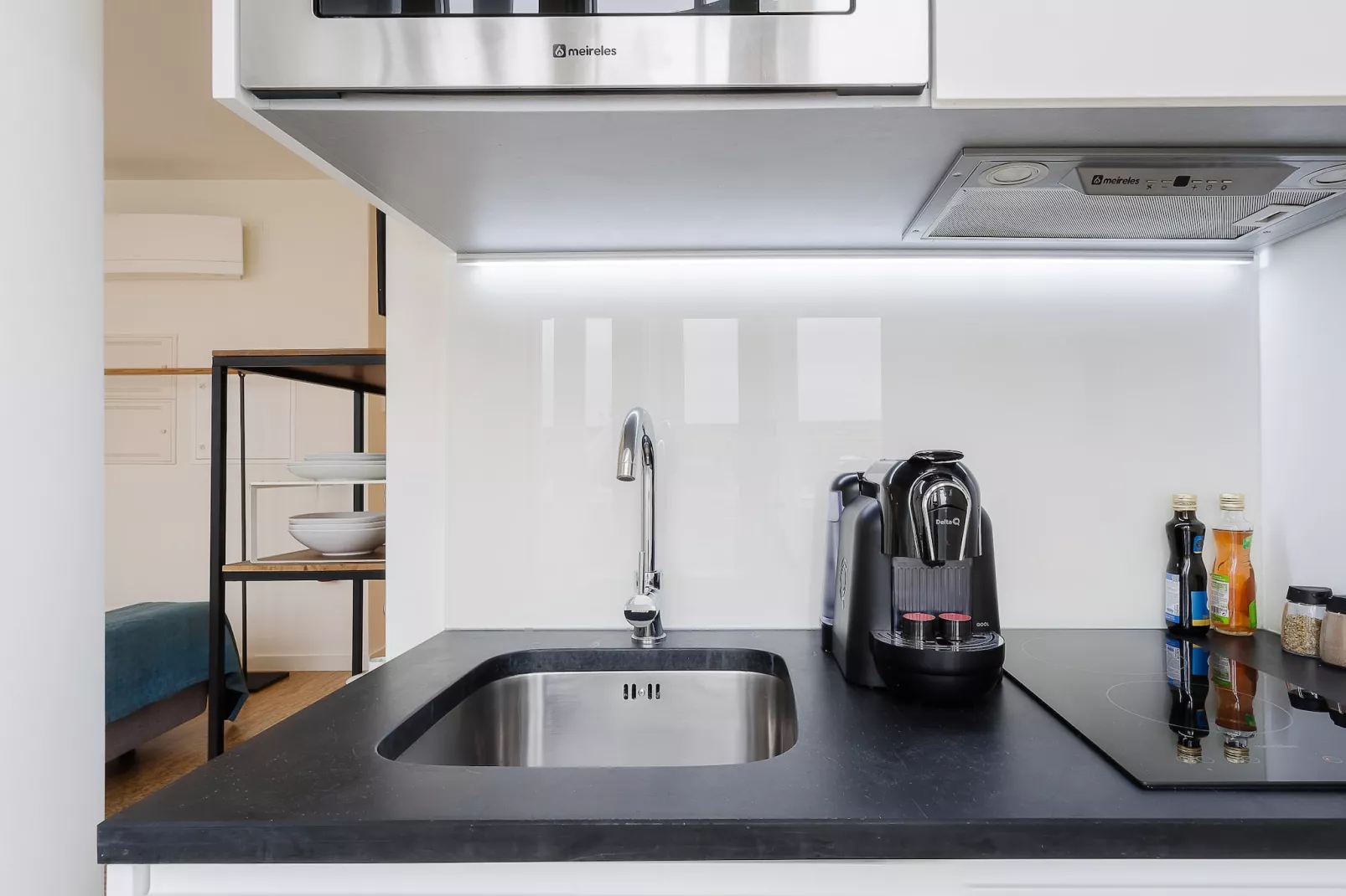 Iconic Nightlife Studio 304-Cuisine