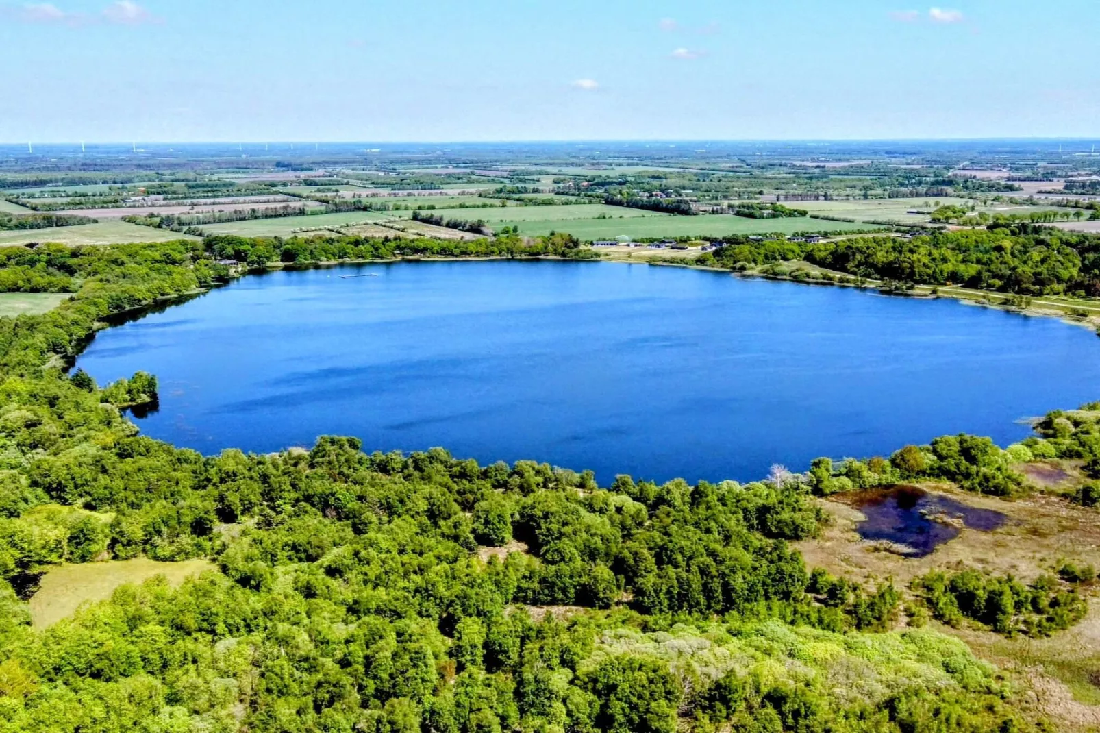 Tranquil Cottage near Kvie Lake-By Traum-Water view