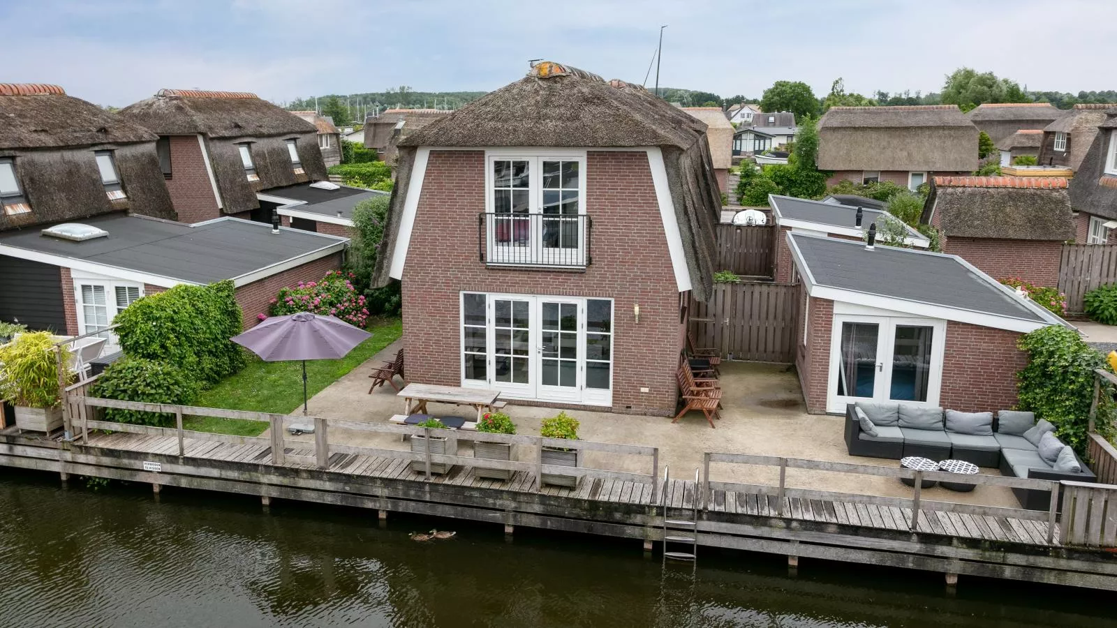 Zwaan 24-7