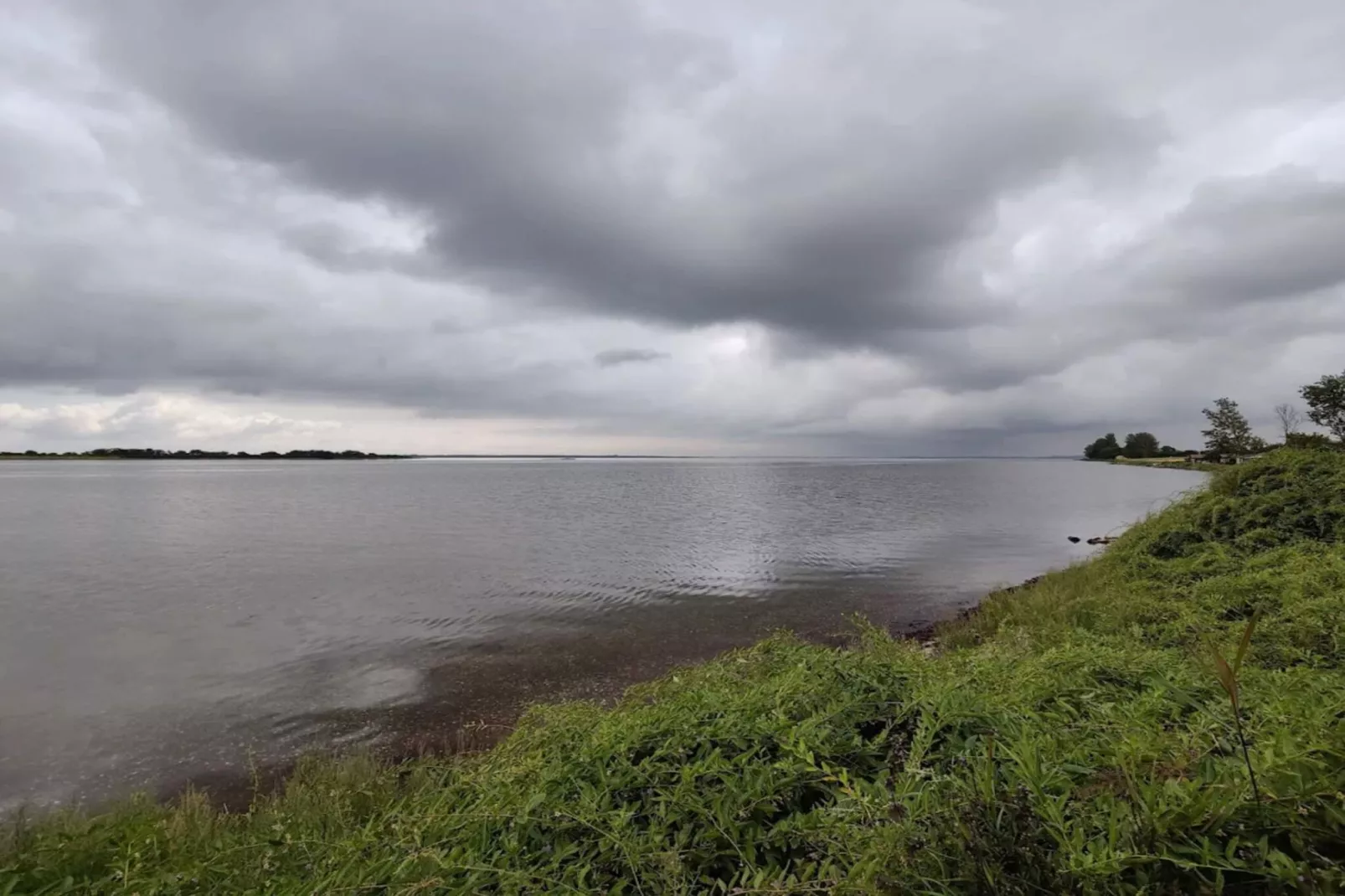 Maison de vacances pour 8 a Otterup-Vue sur l'eau