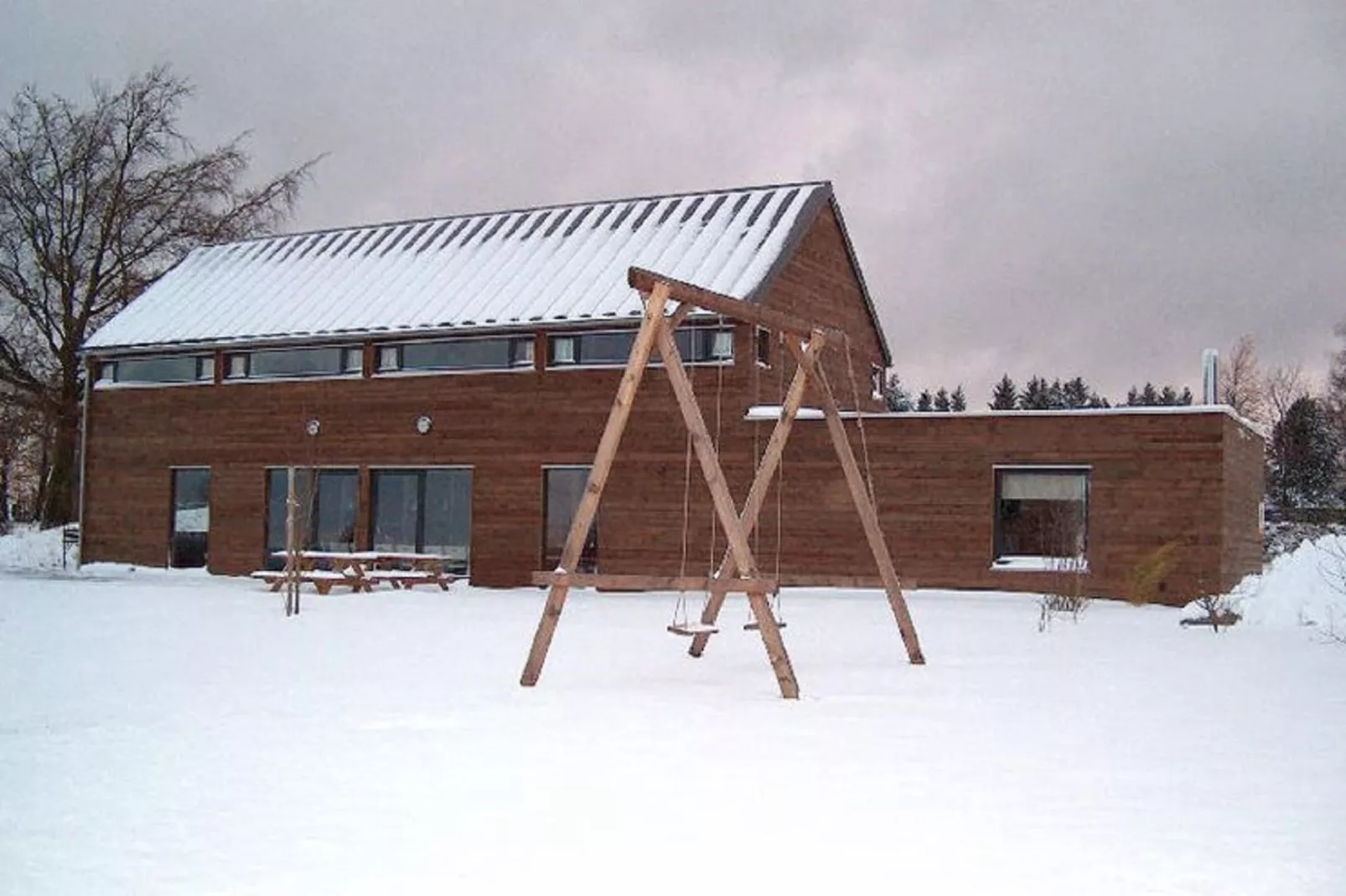 Le Chalet des Fagnes-Exterior in winter