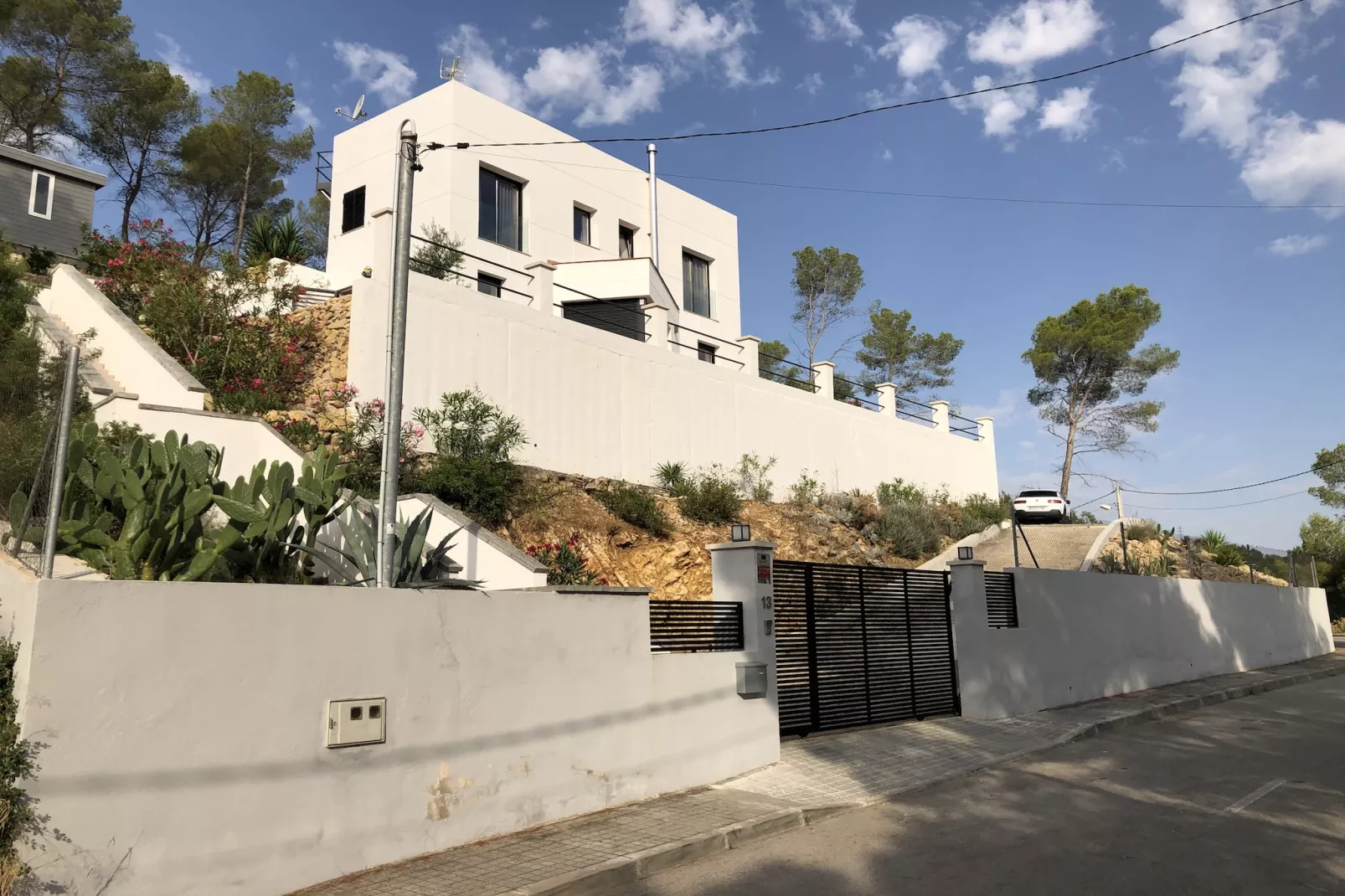 House Olivella-Exterior in winter