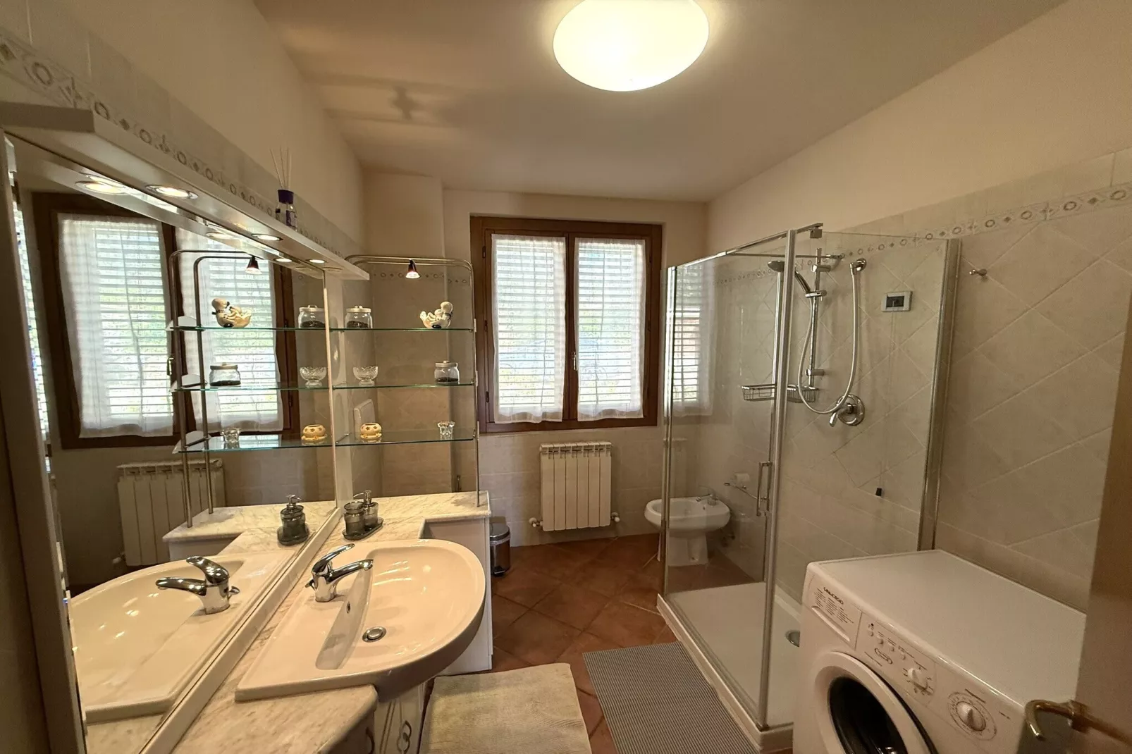 Villa a Loro Ciuffenna-Bathroom