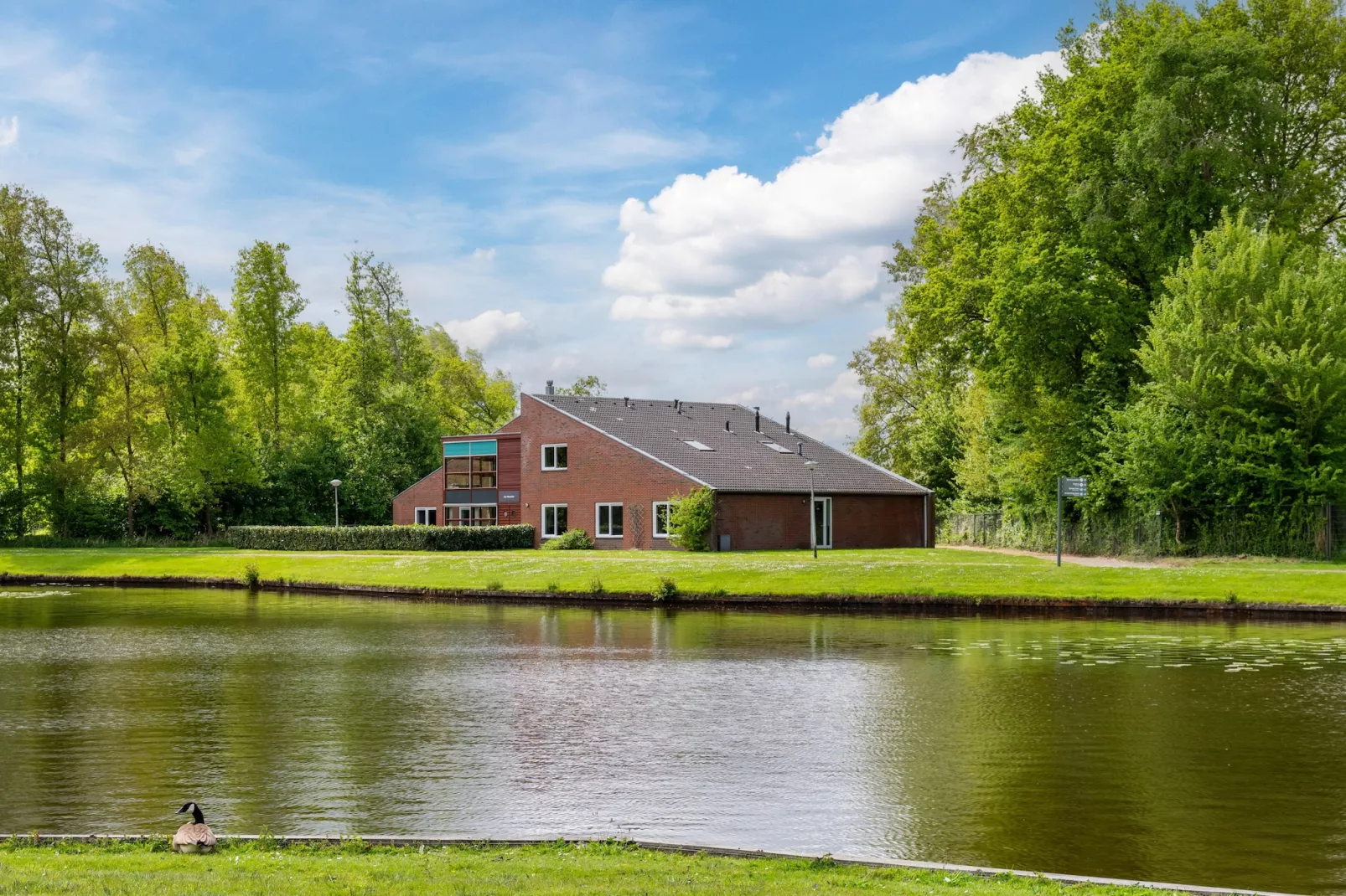 Hunzepark 10-Exterior in summer