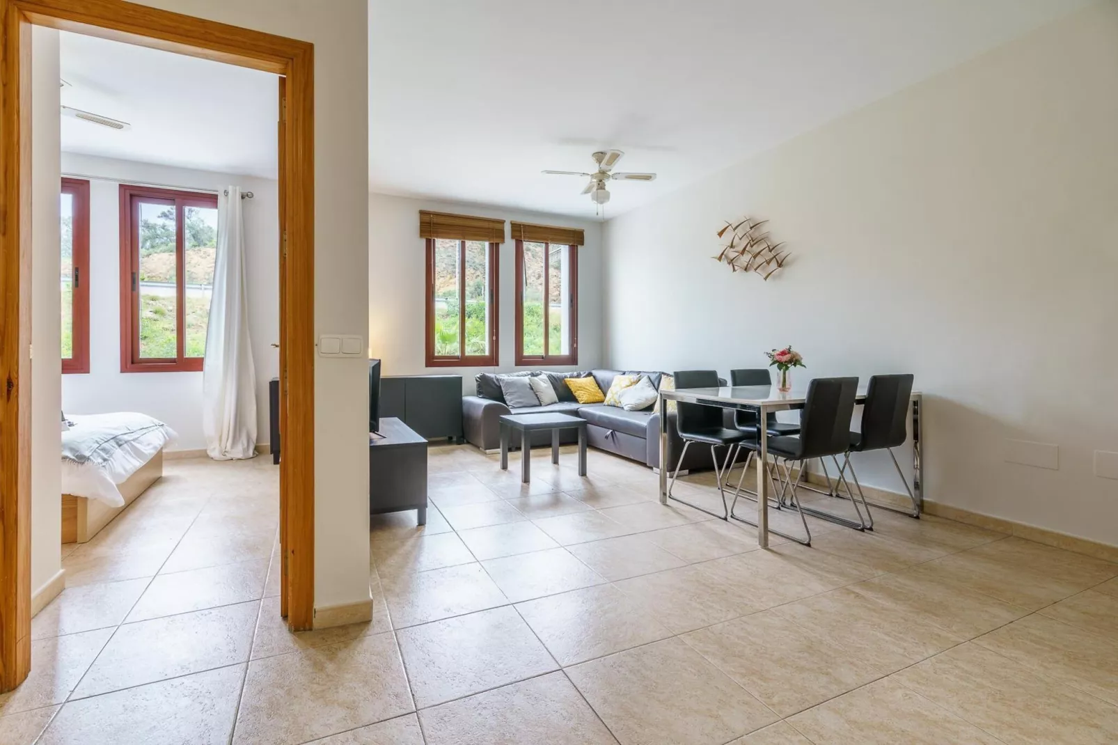 La Cala Boulevard Apartment 2 - CT 143-Wohnzimmer