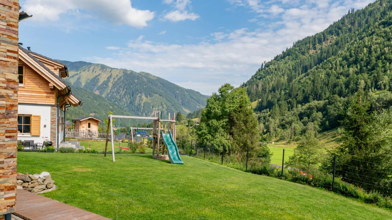 Sperlingnest-Garten Sommer