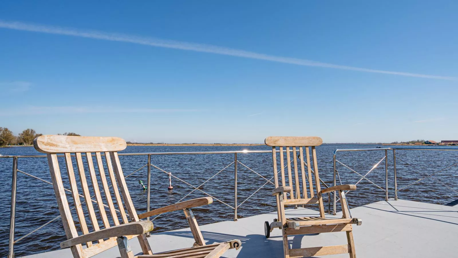 Tiny Houseboat De Woudaap - I-Terrace balcony