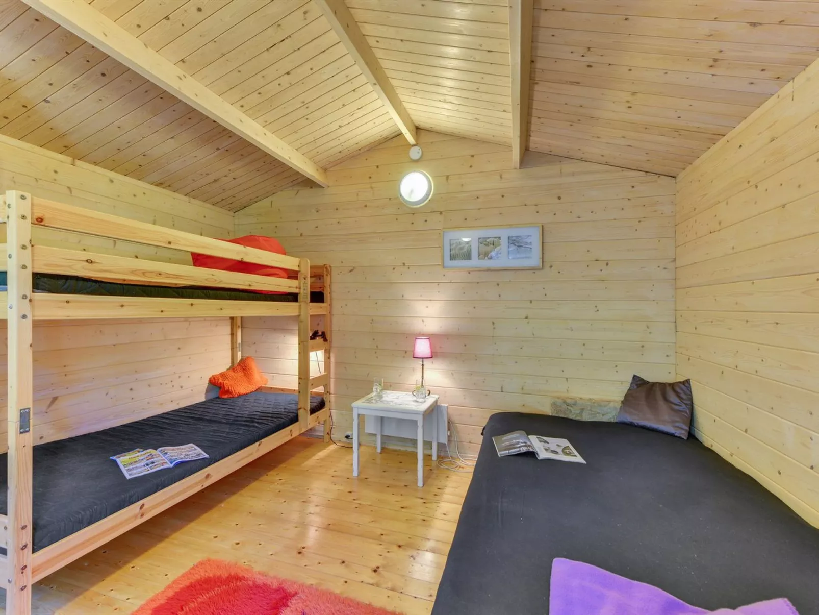 "Deik" - 2km to the fjord-Inside