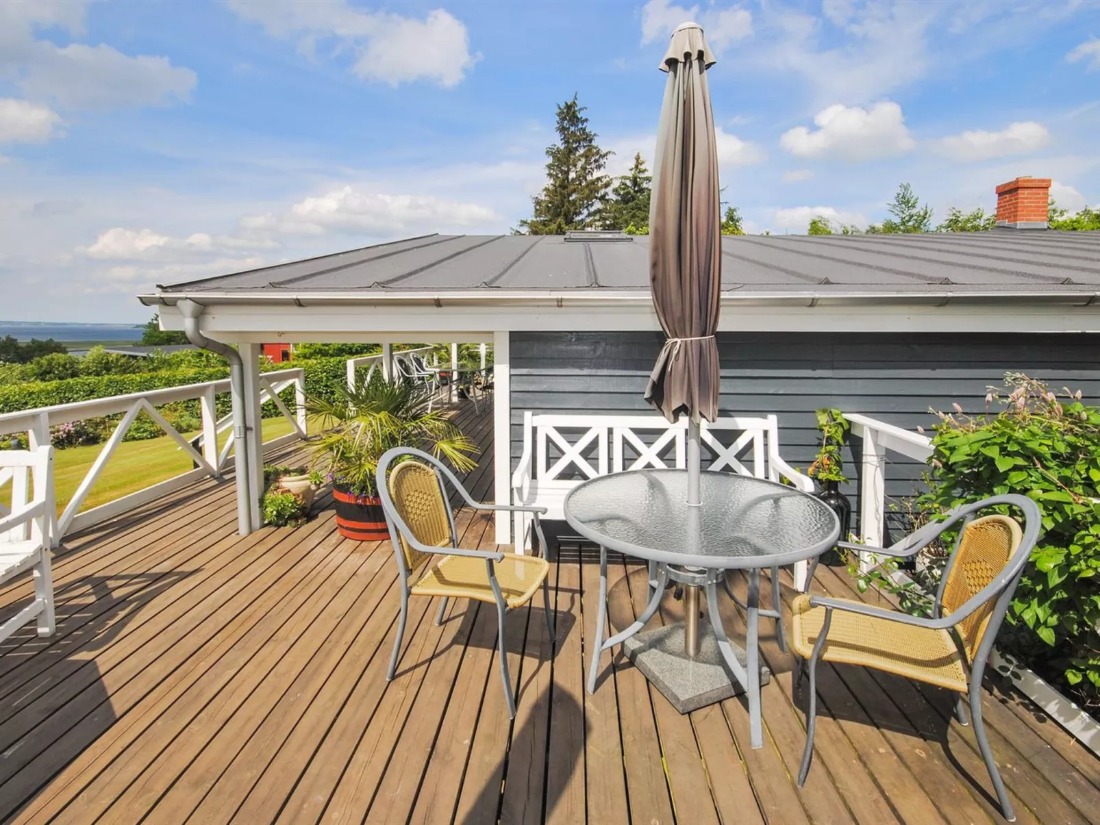 "Annabeth" - 300m to the fjord-Outside