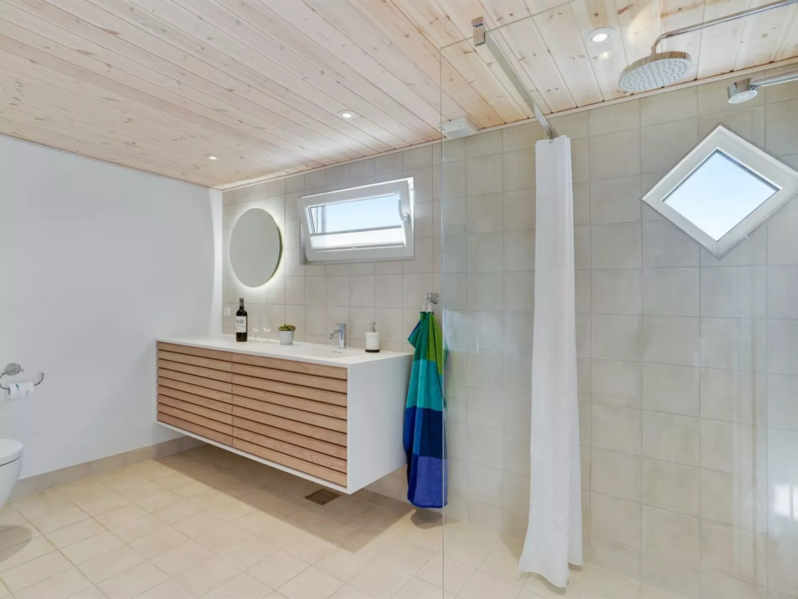 "Henric" - 100m from the sea-Inside