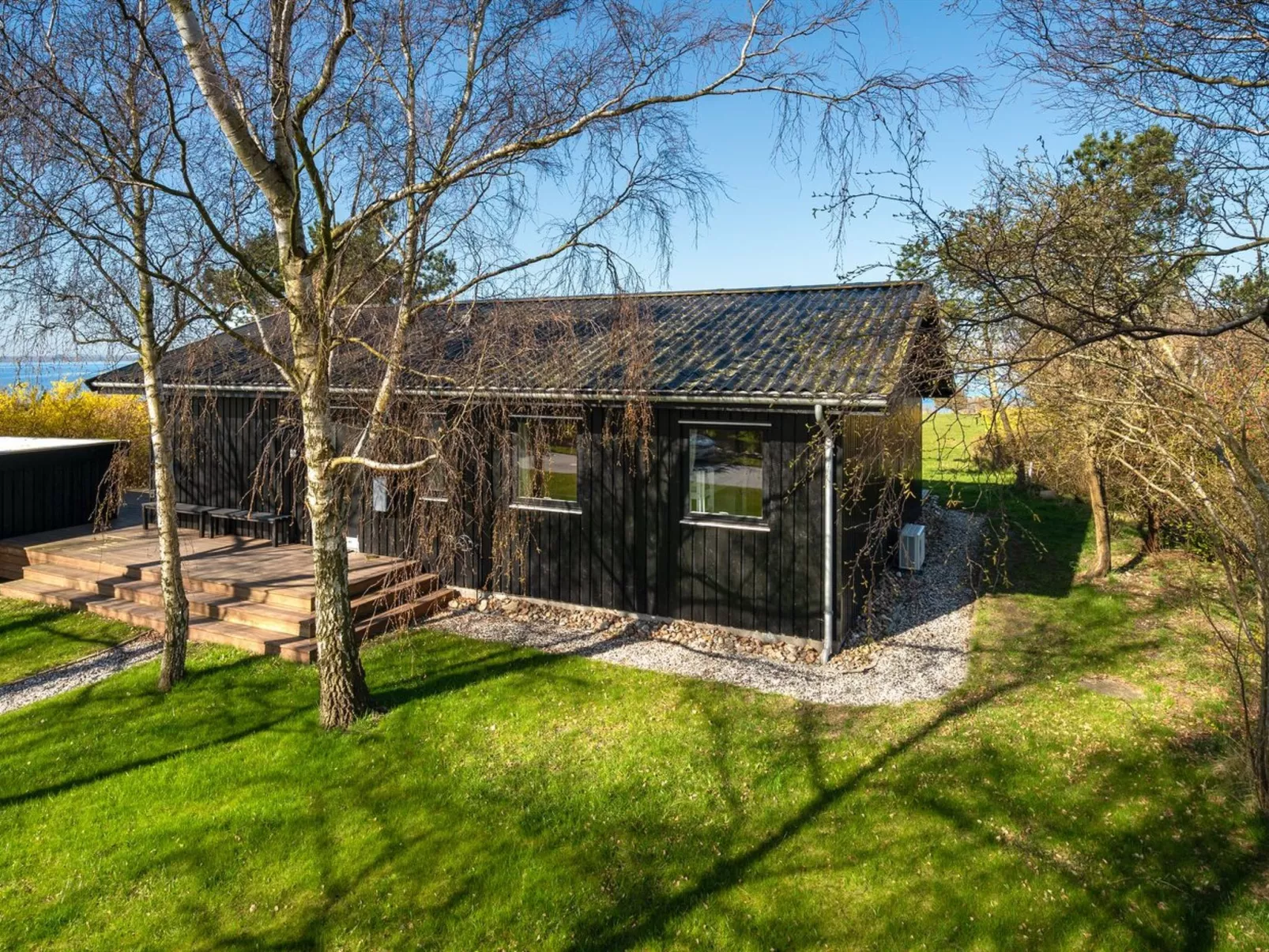 "Iadrik" - 85m to the fjord-Draußen