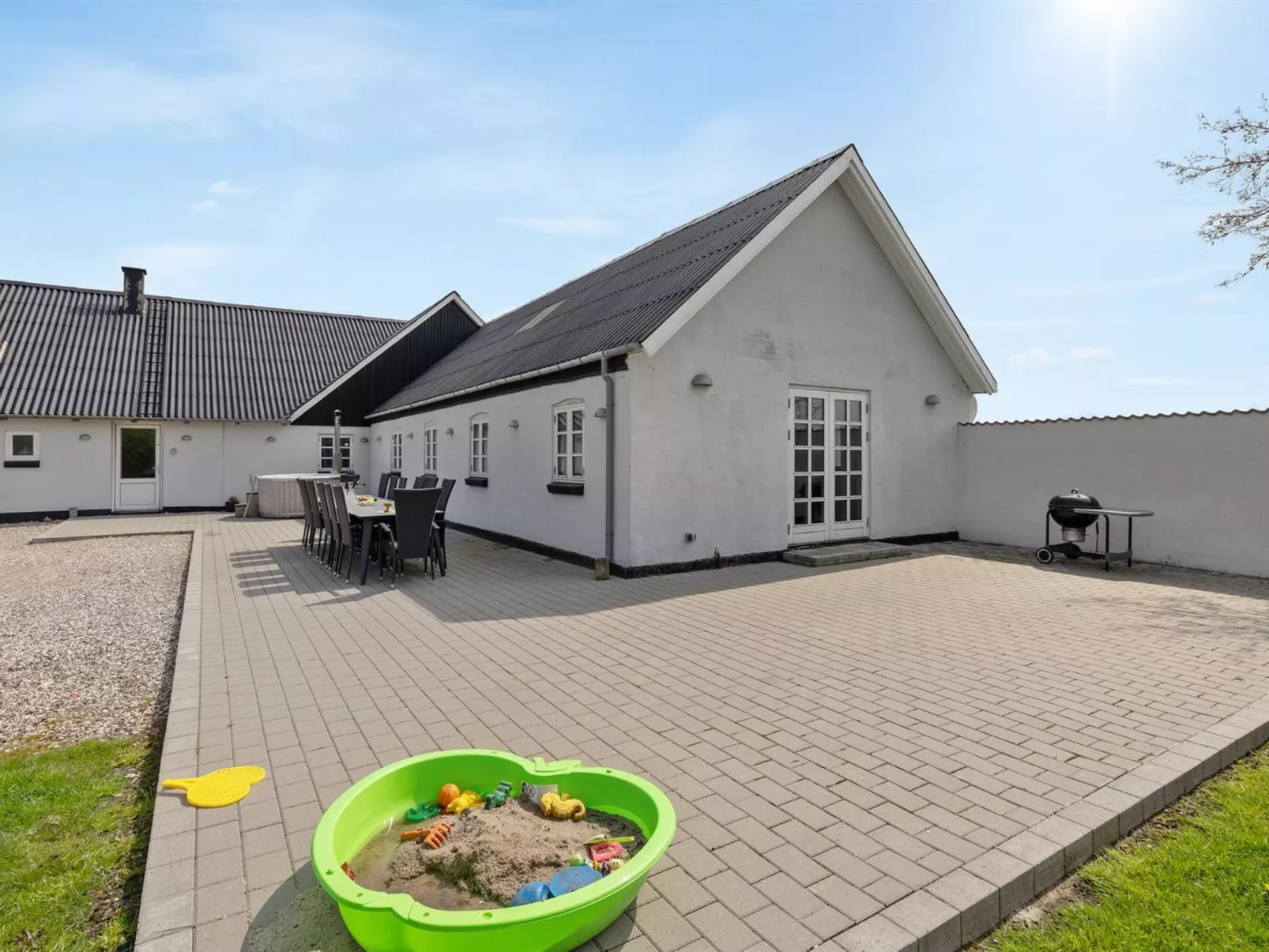 "Folkar" - 3km to the fjord-Outside