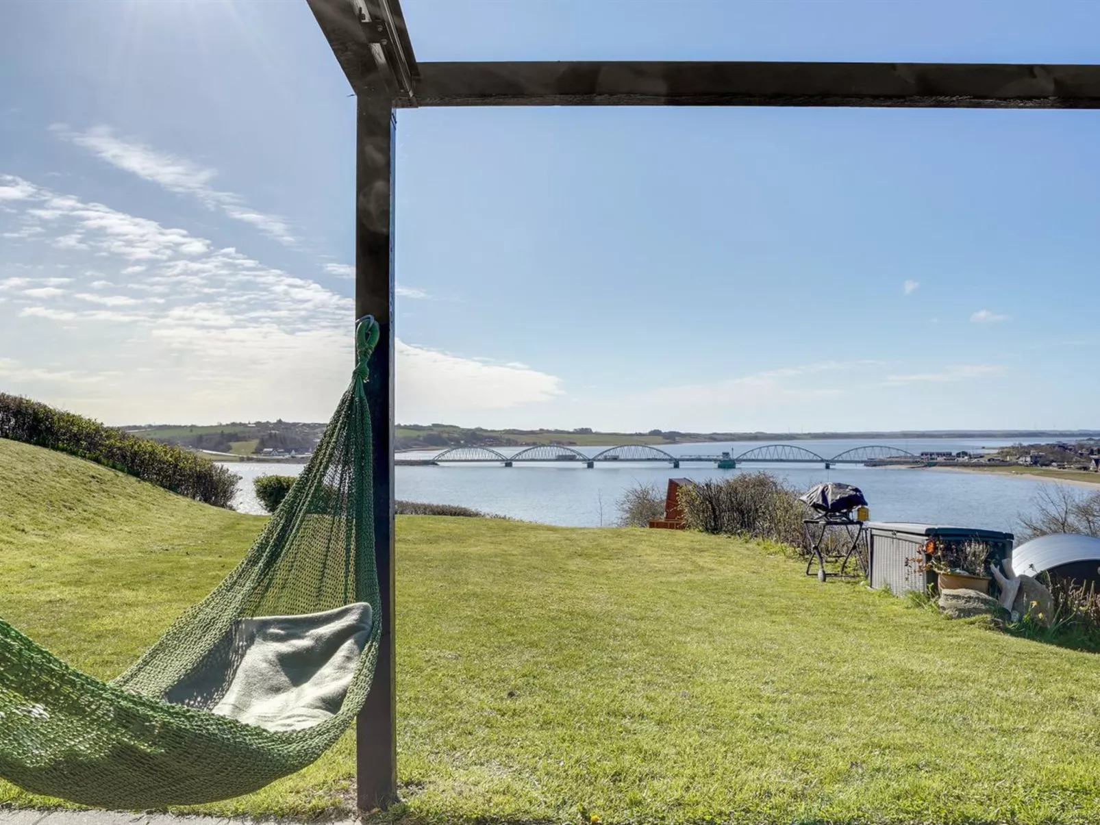 "Nielsen" - 30m to the fjord-Draußen