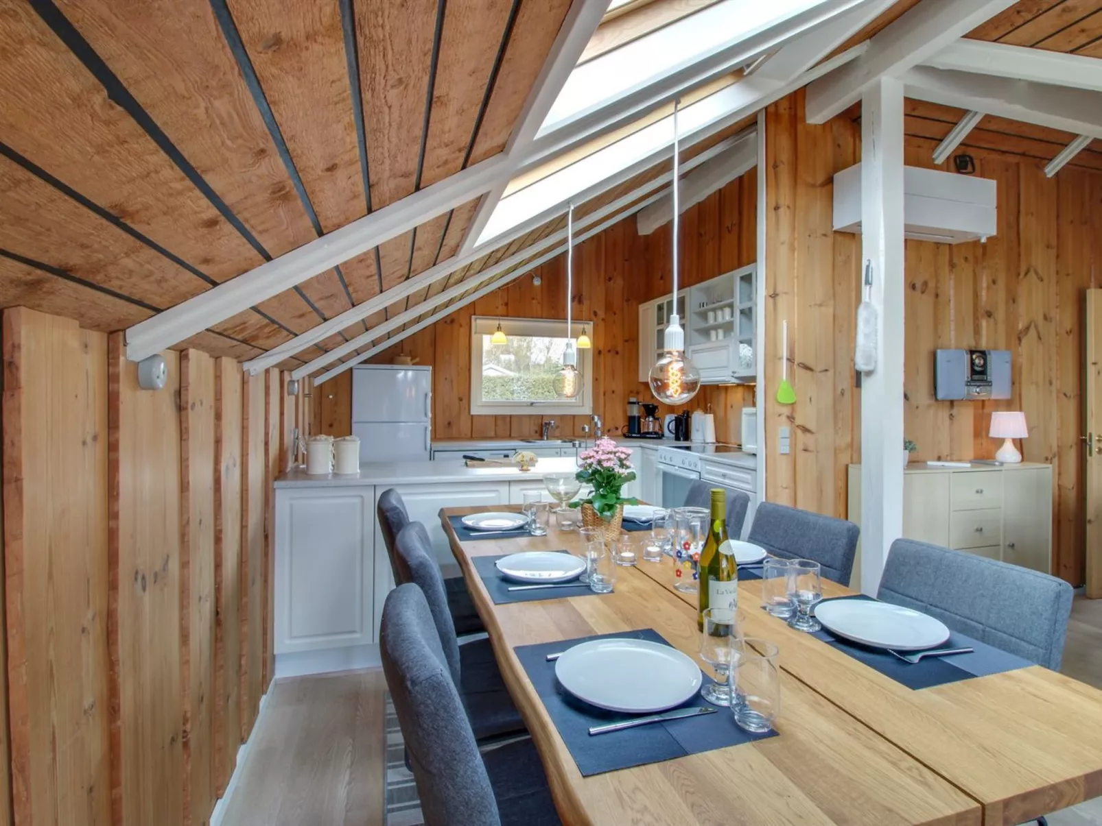 "Jyde" - 1.5km from the sea-Inside