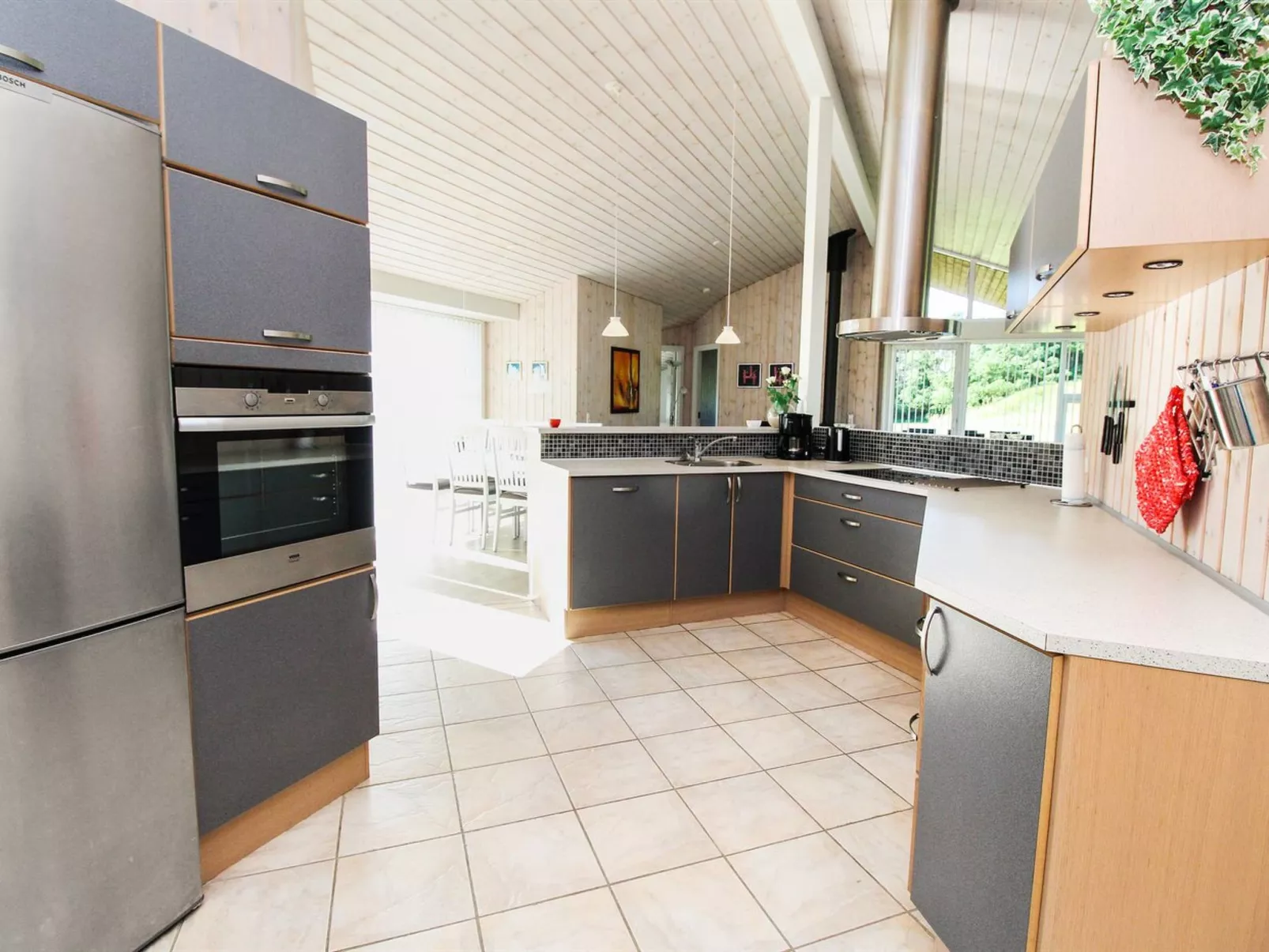 "Beeke" - 1.4km from the sea-Drinnen