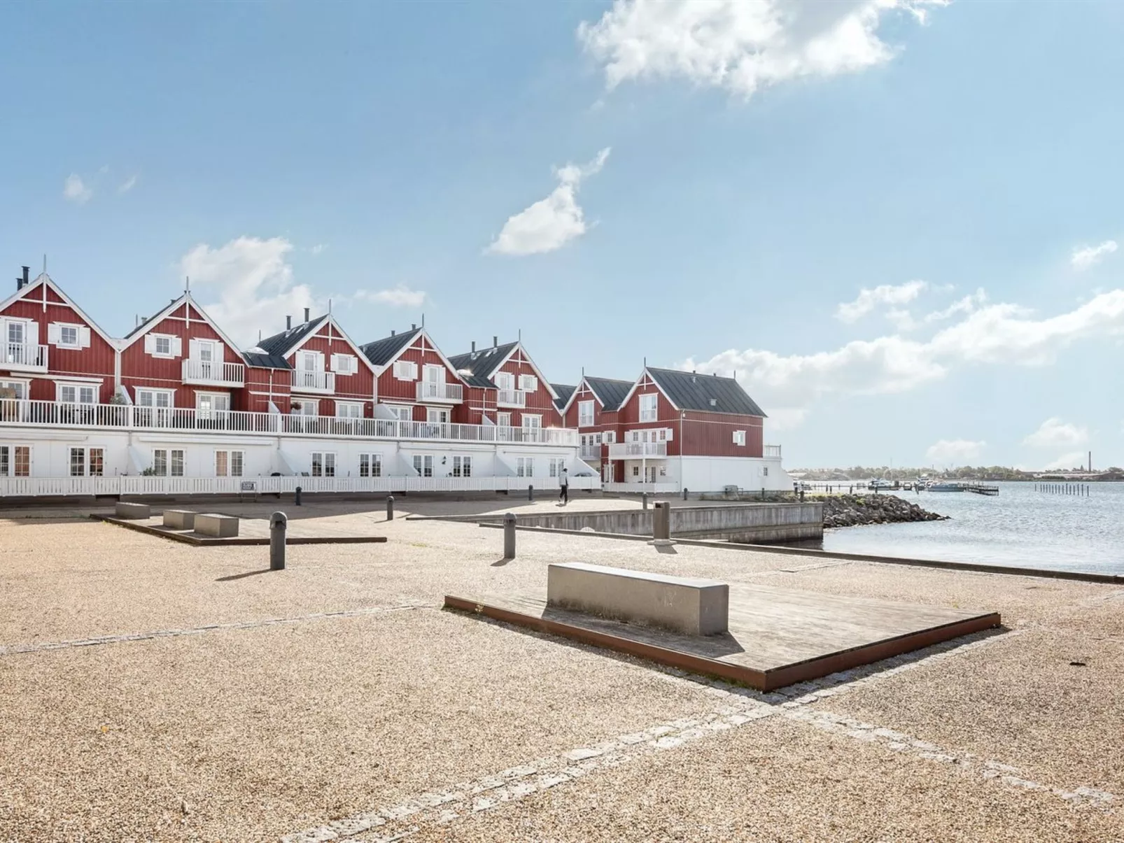 "Joar" - 5m to the fjord-Outside