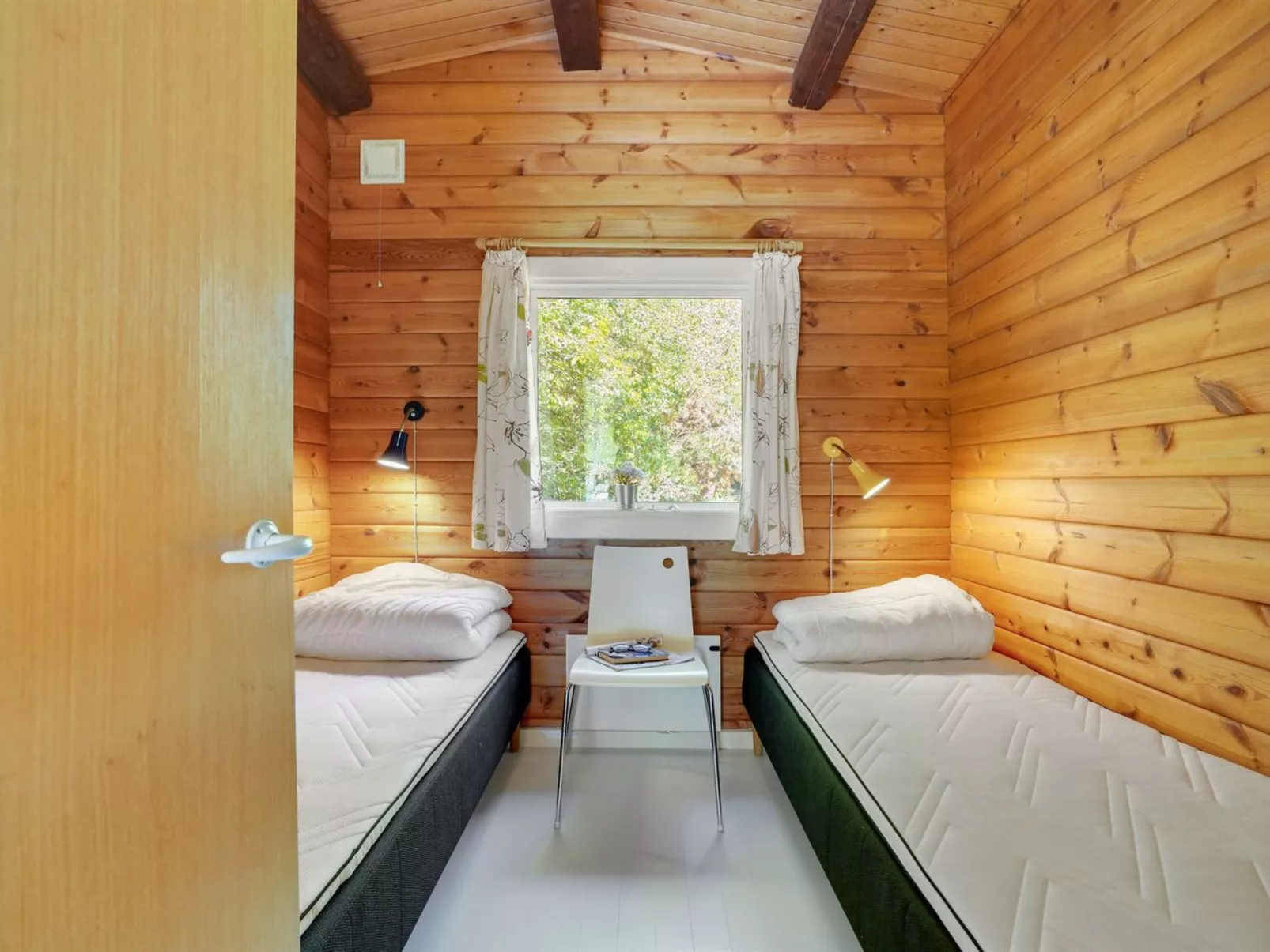 "Tuba" - 600m from the sea-Drinnen