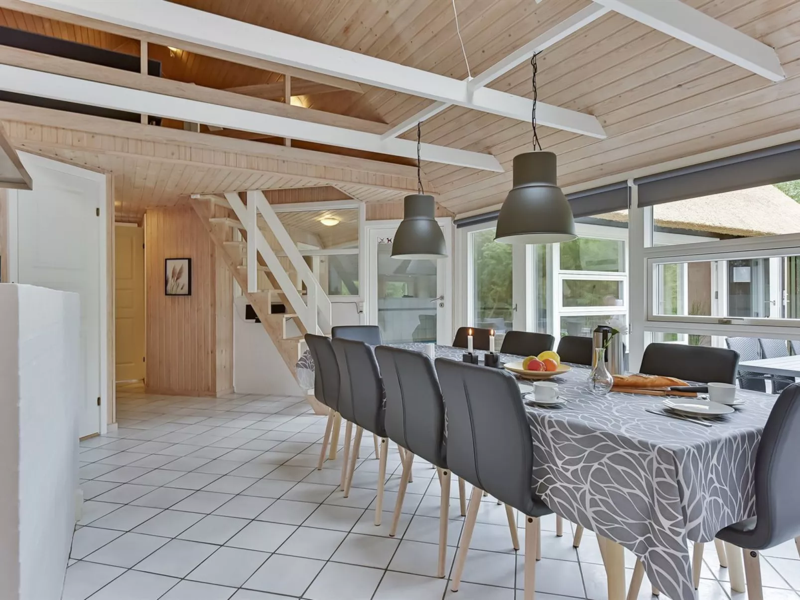 "Ellanor" - 1km from the sea-Inside