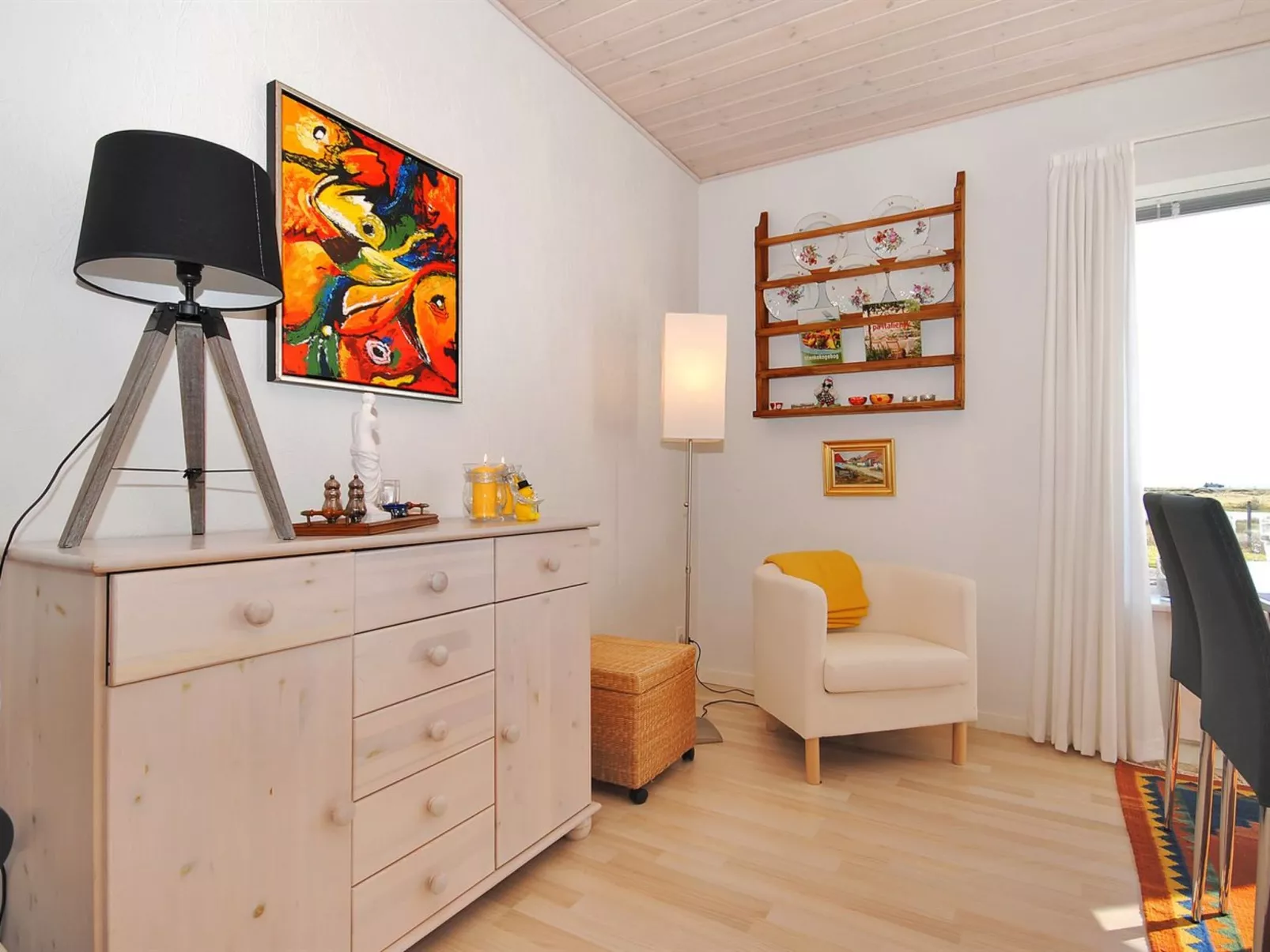 "Rejhana" - 500m to the fjord-Drinnen