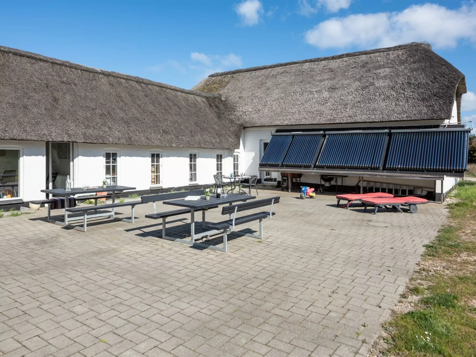 "Cornelius" - 900m from the sea-Outside